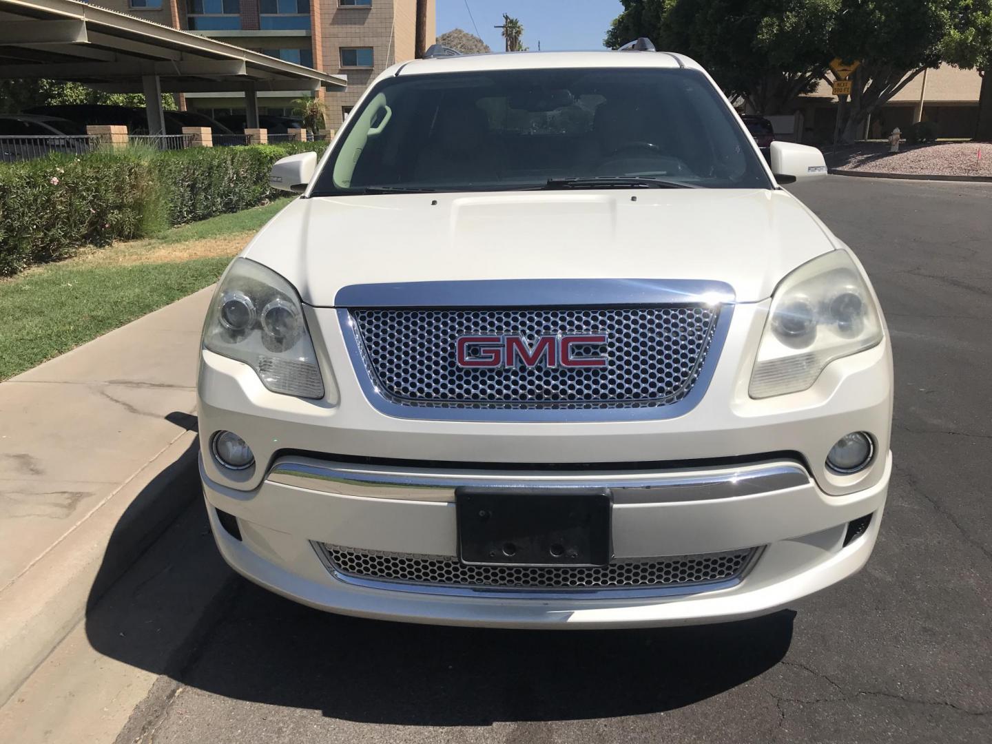 2012 WHITE /tan GMC Acadia Denali FWD (1GKKRTED9CJ) with an 3.6L V6 DOHC 24V engine, 6-Speed Automatic transmission, located at 323 E Dunlap Ave., Phoenix, AZ, 85020, (602) 331-9000, 33.567677, -112.069000 - 2012 GMC ACADIA SUV ,.......#RD ROW SEATING, 7-Passengers, ..... Great condition,.... Ice Cold A/C, Beautiful white exterior with tan interior, Premium Sound CD, Backup camera, This suv is gorgeous inside and out, Super clean, Well Maintained, Arizona title , Runs and Drives Excellent.....148k origi - Photo#3