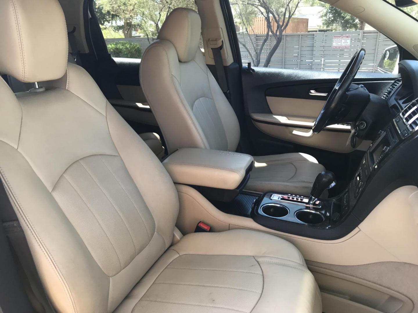 2012 WHITE /tan GMC Acadia Denali FWD (1GKKRTED9CJ) with an 3.6L V6 DOHC 24V engine, 6-Speed Automatic transmission, located at 323 E Dunlap Ave., Phoenix, AZ, 85020, (602) 331-9000, 33.567677, -112.069000 - 2012 GMC ACADIA SUV ,.......#RD ROW SEATING, 7-Passengers, ..... Great condition,.... Ice Cold A/C, Beautiful white exterior with tan interior, Premium Sound CD, Backup camera, This suv is gorgeous inside and out, Super clean, Well Maintained, Arizona title , Runs and Drives Excellent.....148k origi - Photo#8