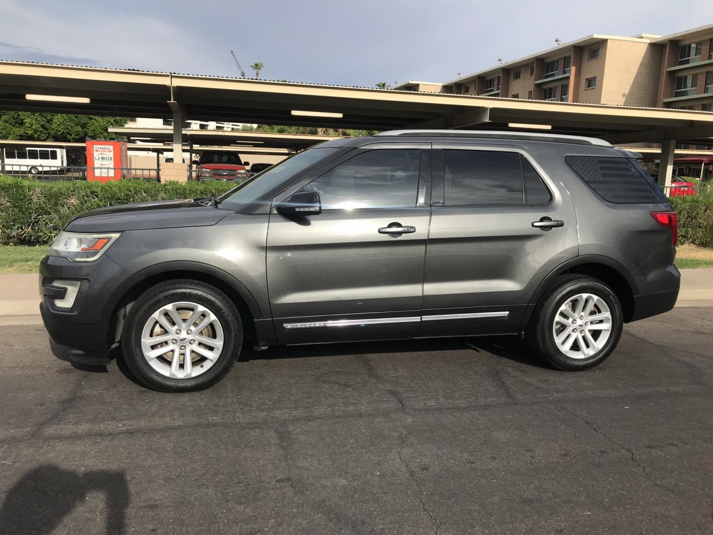 2016 gray /gray Ford EXPLORER XLT (1FM5K7DH1GG) with an 2.3L engine, Automatic transmission, located at 323 E Dunlap Ave., Phoenix, AZ, 85020, (602) 331-9000, 33.567677, -112.069000 - 2016 FORD EXPLORER XLT SUV ,.......3RD ROW SEATING, 7-Passengers, ..... Great condition,.... Ice Cold A/C, Beautiful gray exterior withdark gray interior, Premium Sound CD, Backup camera, This suv is gorgeous inside and out, Super clean, Well Maintained, Arizona title , Runs and Drives Excellent....- Photo#2