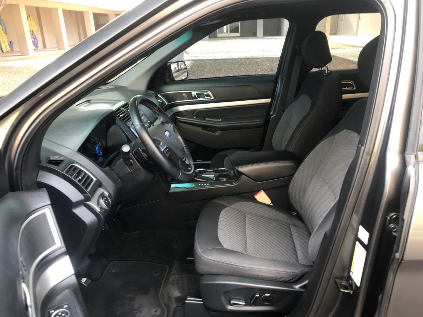 2016 gray /gray Ford EXPLORER XLT (1FM5K7DH1GG) with an 2.3L engine, Automatic transmission, located at 323 E Dunlap Ave., Phoenix, AZ, 85020, (602) 331-9000, 33.567677, -112.069000 - 2016 FORD EXPLORER XLT SUV ,.......3RD ROW SEATING, 7-Passengers, ..... Great condition,.... Ice Cold A/C, Beautiful gray exterior withdark gray interior, Premium Sound CD, Backup camera, This suv is gorgeous inside and out, Super clean, Well Maintained, Arizona title , Runs and Drives Excellent....- Photo#13