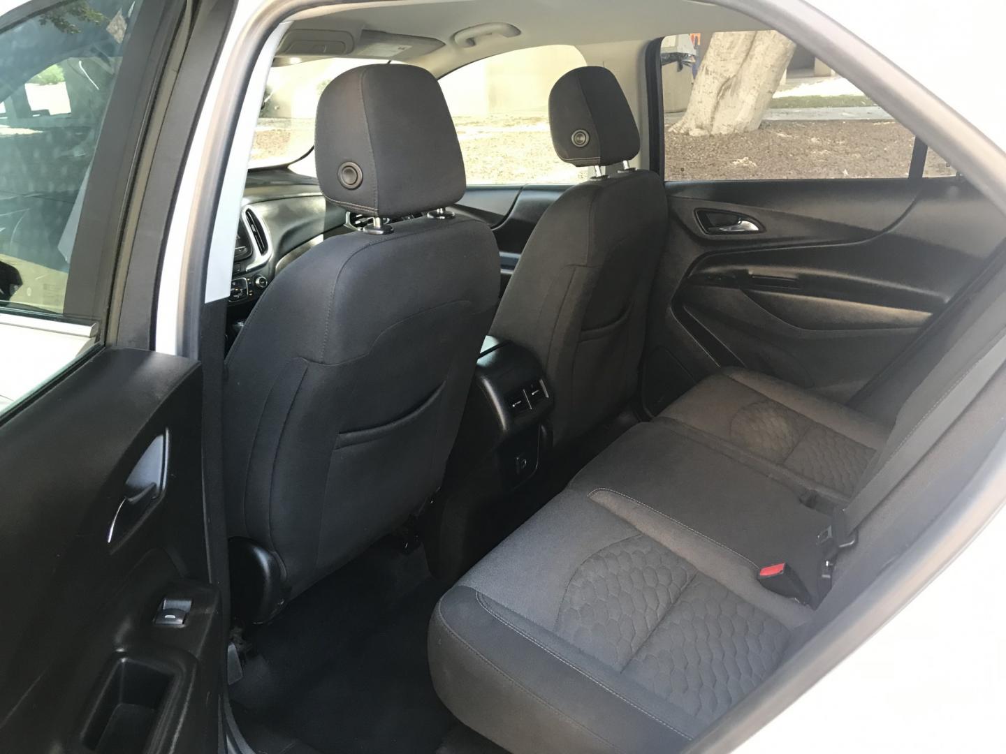 2021 WHITE /gray Chevrolet Equinox LT AWD (2GNAXUEVXM6) with an 1.5L L4 DOHC 16V TURBO engine, 6A transmission, located at 323 E Dunlap Ave., Phoenix, AZ, 85020, (602) 331-9000, 33.567677, -112.069000- Photo#11