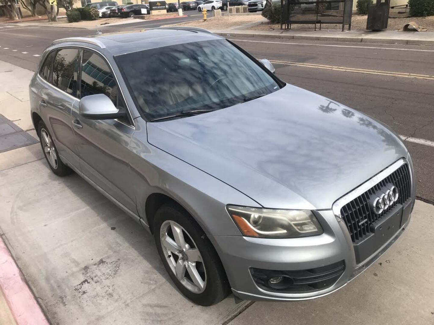 2011 silver /BROWN Audi Q5 2.0 quattro Premium (WA1LFAFP2BA) with an 2.0L L4 DOHC 16V engine, 6-Speed Automatic transmission, located at 323 E Dunlap Ave., Phoenix, AZ, 85020, (602) 331-9000, 33.567677, -112.069000- Photo#5