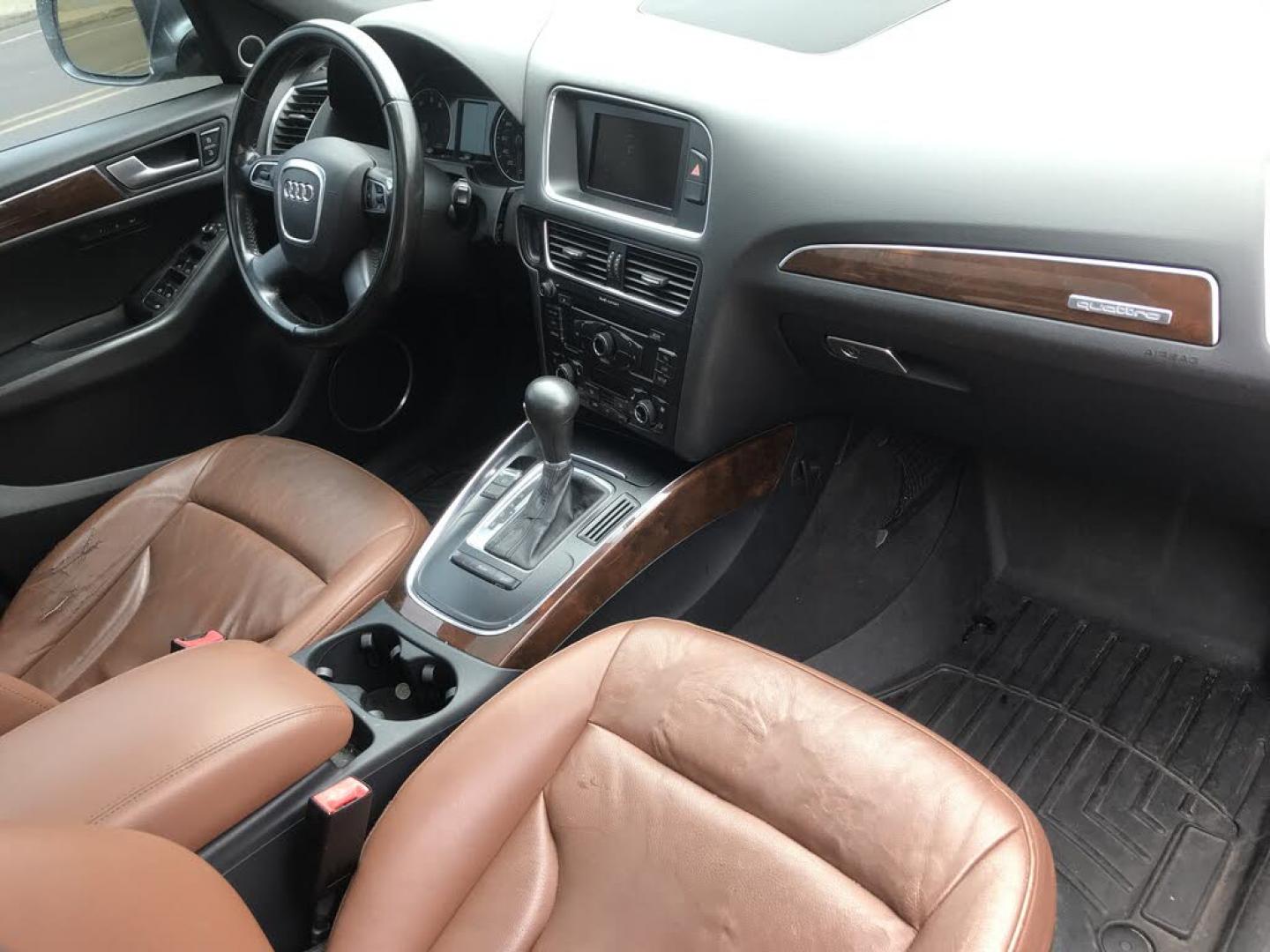 2011 silver /BROWN Audi Q5 2.0 quattro Premium (WA1LFAFP2BA) with an 2.0L L4 DOHC 16V engine, 6-Speed Automatic transmission, located at 323 E Dunlap Ave., Phoenix, AZ, 85020, (602) 331-9000, 33.567677, -112.069000- Photo#7