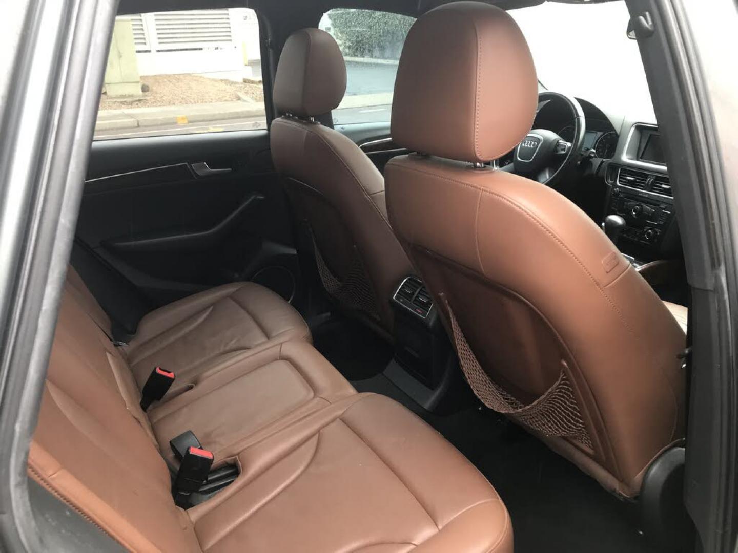 2011 silver /BROWN Audi Q5 2.0 quattro Premium (WA1LFAFP2BA) with an 2.0L L4 DOHC 16V engine, 6-Speed Automatic transmission, located at 323 E Dunlap Ave., Phoenix, AZ, 85020, (602) 331-9000, 33.567677, -112.069000- Photo#9