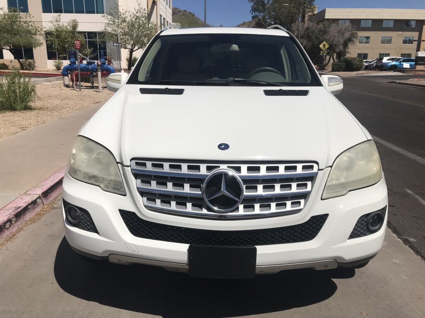 2009 WHITE /tan Mercedes-Benz M-Class ML350 4MATIC (4JGBB86E99A) with an 3.5L V6 DOHC 24V engine, 7A transmission, located at 323 E Dunlap Ave., Phoenix, AZ, 85020, (602) 331-9000, 33.567677, -112.069000 - 1- Owner LUXURY 2009 MERCEDES BENZ ML350 4MATIC, 4WD 4x4 SUVAutomatic, 3.5L Engine, Power Options, Cold AC, Running Boards,Leather Interior, Sunroof, Premium Sound CD, Navigation System, Alloy Wheels,LOW 137k original miles, Clean Title. Well Maintained, A Must See !!!Priced to sell @ $9495 . Cal- Photo#2