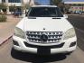 2009 WHITE /tan Mercedes-Benz M-Class ML350 4MATIC (4JGBB86E99A) with an 3.5L V6 DOHC 24V engine, 7A transmission, located at 323 E Dunlap Ave., Phoenix, AZ, 85020, (602) 331-9000, 33.567677, -112.069000 - 1- Owner LUXURY 2009 MERCEDES BENZ ML350 4MATIC, 4WD 4x4 SUVAutomatic, 3.5L Engine, Power Options, Cold AC, Running Boards,Leather Interior, Sunroof, Premium Sound CD, Navigation System, Alloy Wheels,LOW 137k original miles, Clean Title. Well Maintained, A Must See !!!Priced to sell @ $9495 . Cal- Photo#2