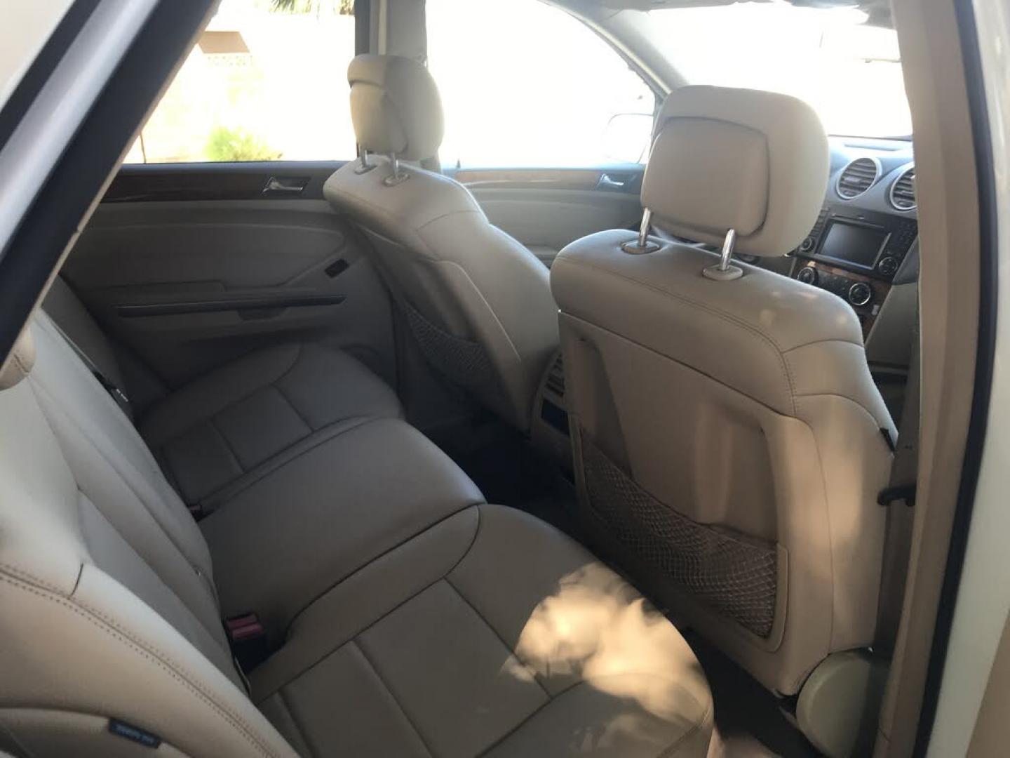 2009 WHITE /tan Mercedes-Benz M-Class ML350 4MATIC (4JGBB86E99A) with an 3.5L V6 DOHC 24V engine, 7A transmission, located at 323 E Dunlap Ave., Phoenix, AZ, 85020, (602) 331-9000, 33.567677, -112.069000 - 1- Owner LUXURY 2009 MERCEDES BENZ ML350 4MATIC, 4WD 4x4 SUVAutomatic, 3.5L Engine, Power Options, Cold AC, Running Boards,Leather Interior, Sunroof, Premium Sound CD, Navigation System, Alloy Wheels,LOW 137k original miles, Clean Title. Well Maintained, A Must See !!!Priced to sell @ $9495 . Cal- Photo#7