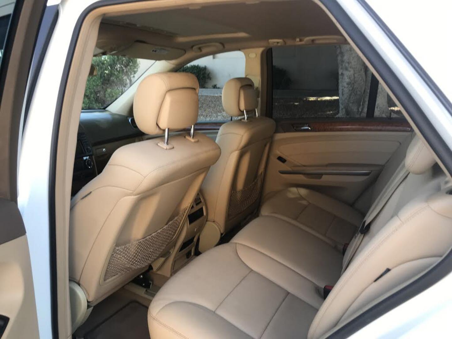 2009 WHITE /tan Mercedes-Benz M-Class ML350 4MATIC (4JGBB86E99A) with an 3.5L V6 DOHC 24V engine, 7A transmission, located at 323 E Dunlap Ave., Phoenix, AZ, 85020, (602) 331-9000, 33.567677, -112.069000 - 1- Owner LUXURY 2009 MERCEDES BENZ ML350 4MATIC, 4WD 4x4 SUVAutomatic, 3.5L Engine, Power Options, Cold AC, Running Boards,Leather Interior, Sunroof, Premium Sound CD, Navigation System, Alloy Wheels,LOW 137k original miles, Clean Title. Well Maintained, A Must See !!!Priced to sell @ $9495 . Cal- Photo#9