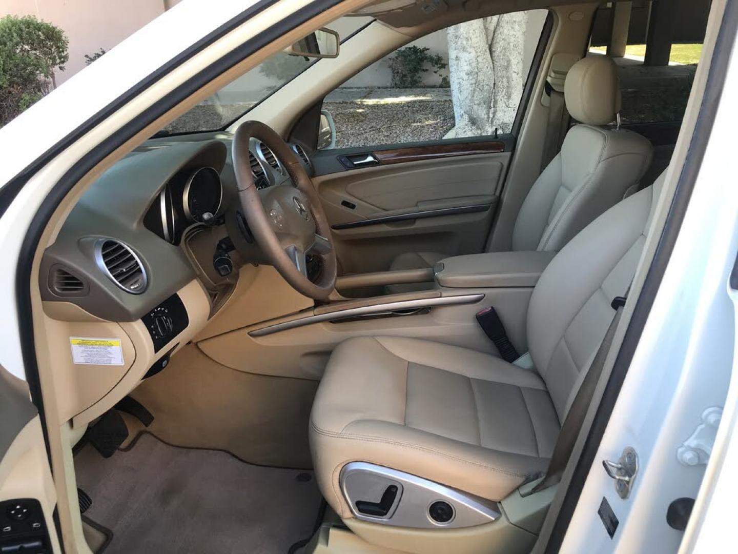 2009 WHITE /tan Mercedes-Benz M-Class ML350 4MATIC (4JGBB86E99A) with an 3.5L V6 DOHC 24V engine, 7A transmission, located at 323 E Dunlap Ave., Phoenix, AZ, 85020, (602) 331-9000, 33.567677, -112.069000 - 1- Owner LUXURY 2009 MERCEDES BENZ ML350 4MATIC, 4WD 4x4 SUVAutomatic, 3.5L Engine, Power Options, Cold AC, Running Boards,Leather Interior, Sunroof, Premium Sound CD, Navigation System, Alloy Wheels,LOW 137k original miles, Clean Title. Well Maintained, A Must See !!!Priced to sell @ $9495 . Cal- Photo#10