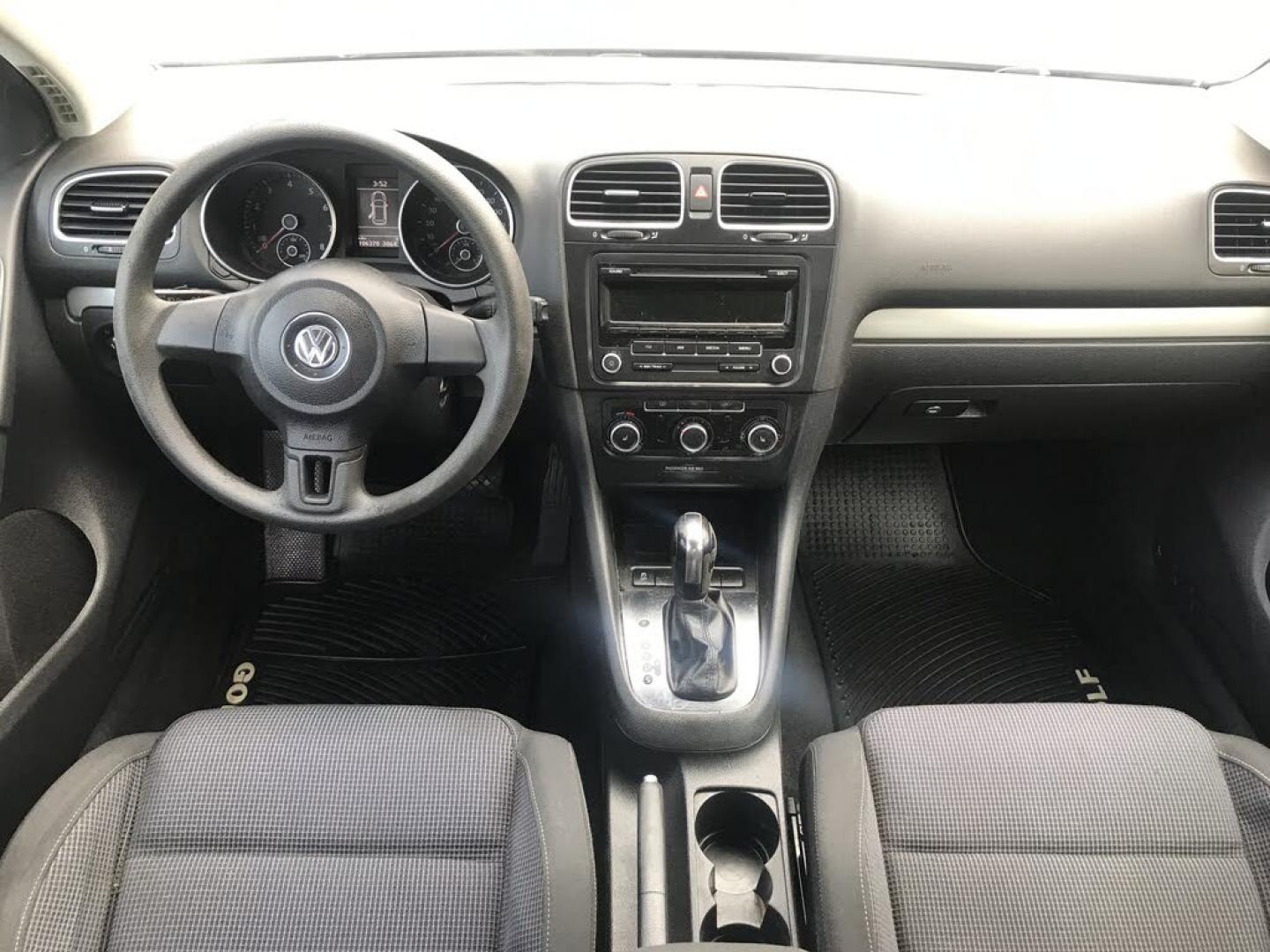 2012 Volkswagen Golf Base - Photo 11