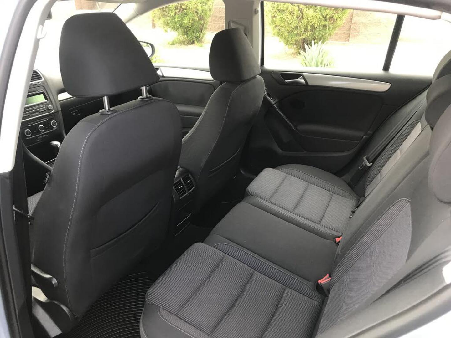 2012 Volkswagen Golf Base - Photo 12