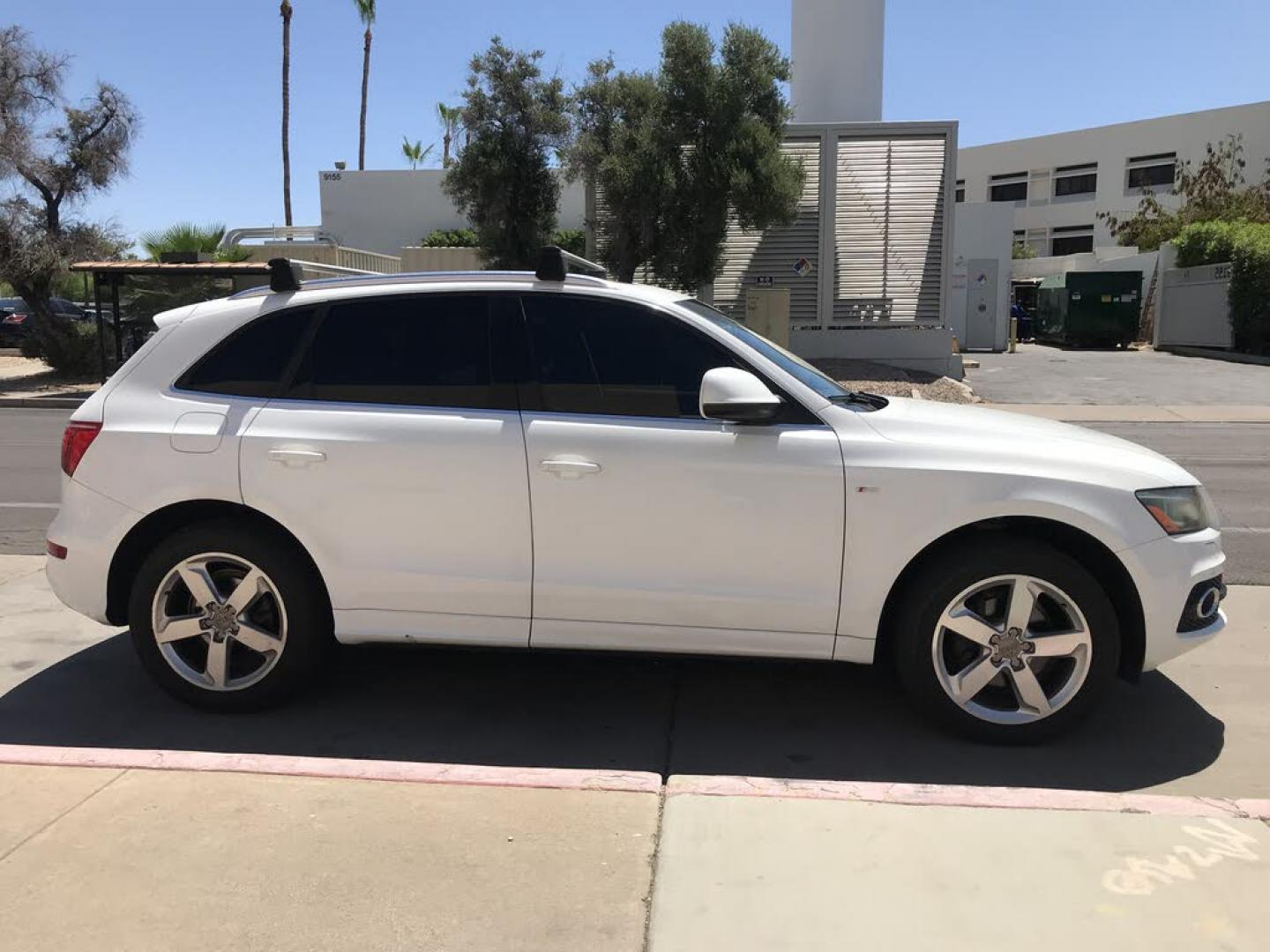 2012 WHITE /Tan and black Audi Q5 3.2 quattro Premium (WA1DKAFP2CA) with an 3.2L V6 DOHC 24V engine, 6-Speed Automatic transmission, located at 323 E Dunlap Ave., Phoenix, AZ, 85020, (602) 331-9000, 33.567677, -112.069000 - 1-Owner Luxury 2012 AUDI Q5 S-line PREMIUM PLUS 4WD 4x4 SUVAutomatic, 3.2L TURBO CHARGED Engine, Power Options, Cold ACLeather Interior, Panorama Sunroof, Backup Camera, Navigation System, Premium Sound CD, Alloy Wheels,149k original miles, Good Tires, Clean Title. Well Maintained, A Must See!!Price- Photo#5