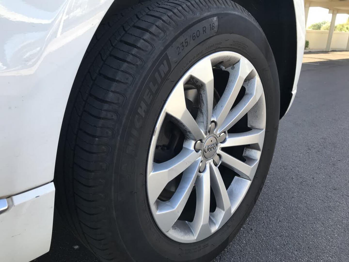 2012 WHITE /Tan and black Audi Q5 3.2 quattro Premium (WA1DKAFP2CA) with an 3.2L V6 DOHC 24V engine, 6-Speed Automatic transmission, located at 323 E Dunlap Ave., Phoenix, AZ, 85020, (602) 331-9000, 33.567677, -112.069000 - 1-Owner Luxury 2012 AUDI Q5 S-line PREMIUM PLUS 4WD 4x4 SUVAutomatic, 3.2L TURBO CHARGED Engine, Power Options, Cold ACLeather Interior, Panorama Sunroof, Backup Camera, Navigation System, Premium Sound CD, Alloy Wheels,149k original miles, Good Tires, Clean Title. Well Maintained, A Must See!!Price- Photo#12