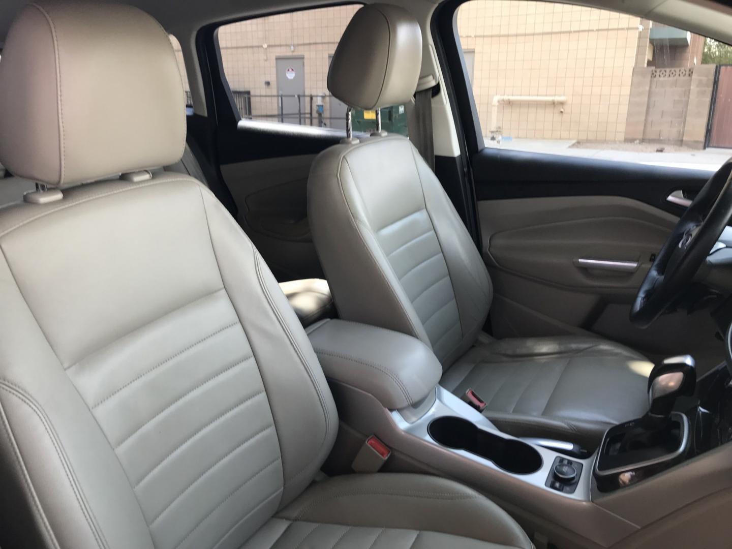 2014 WHITE /gray Ford C-Max Hybrid SEL (1FADP5BU1EL) with an 2.0L L4 DOHC 16V HYBRID engine, CVT transmission, located at 323 E Dunlap Ave., Phoenix, AZ, 85020, (602) 331-9000, 33.567677, -112.069000 - 2014 Ford C-MAX Hybrid SEL ,........great condition, A Real Must See!!.... Automatic, Power Options, Ice cold ac, Clean gray interior, Super Econimical, clean Arizona title, Runs and Drives Excellent. Very clean inside and out, It has a 138k Miles, passed emissions. Any questions Call or text Dave- Photo#8