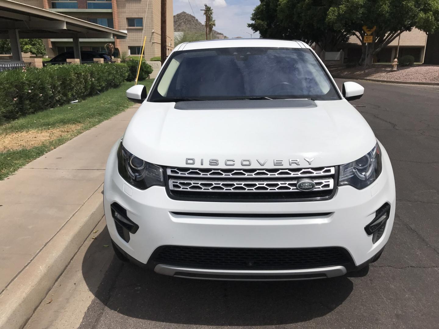 2018 WHITE /gray Land Rover Discovery Sport HSE (SALCR2RX3JH) with an 2.0L L4 DOHC 16V engine, 9A transmission, located at 323 E Dunlap Ave., Phoenix, AZ, 85020, (602) 331-9000, 33.567677, -112.069000 - Luxury 2018 LAND ROVER Discovery Sport HSE 4WD SUV ...... A Must See!!..... LOW 115k miles, Automatic, 2.0L, Great Performance, Cold cold AC. Loaded with Power Options, Backup Camera, Panorama Sunroof, Michelin Tires, Clean Arizona title , Runs and Drives Excellent. Great Family SUV, passed emission- Photo#3