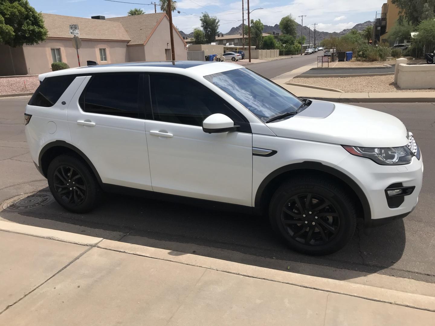 2018 WHITE /gray Land Rover Discovery Sport HSE (SALCR2RX3JH) with an 2.0L L4 DOHC 16V engine, 9A transmission, located at 323 E Dunlap Ave., Phoenix, AZ, 85020, (602) 331-9000, 33.567677, -112.069000 - Luxury 2018 LAND ROVER Discovery Sport HSE 4WD SUV ...... A Must See!!..... LOW 115k miles, Automatic, 2.0L, Great Performance, Cold cold AC. Loaded with Power Options, Backup Camera, Panorama Sunroof, Michelin Tires, Clean Arizona title , Runs and Drives Excellent. Great Family SUV, passed emission- Photo#6