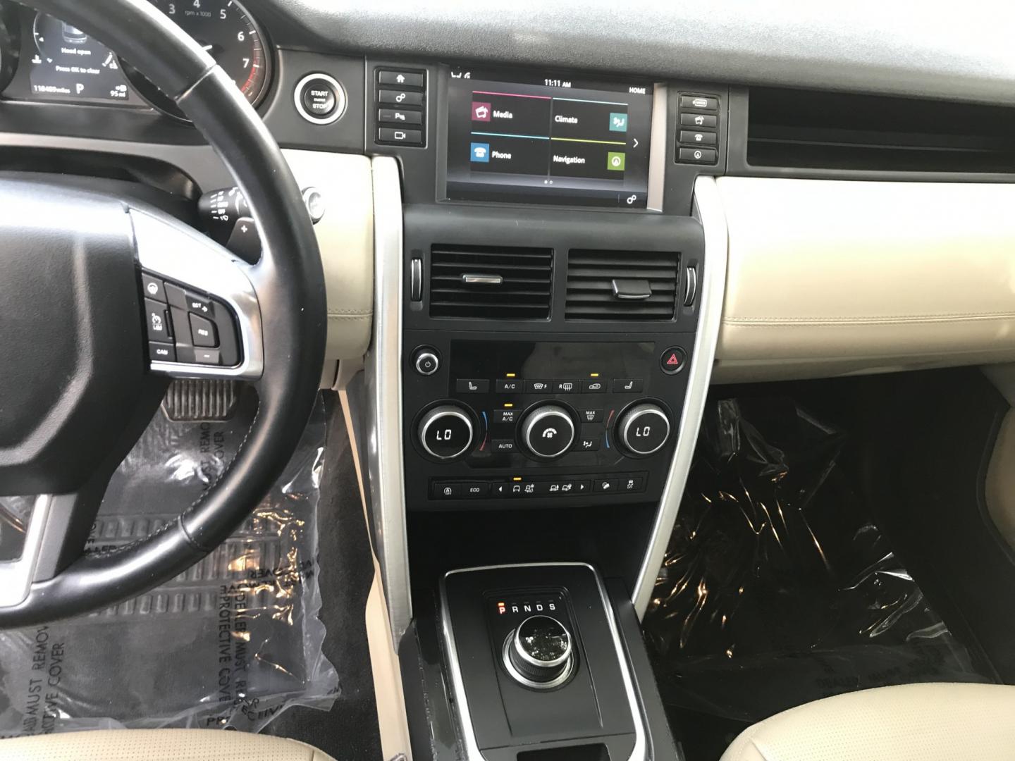 2018 WHITE /gray Land Rover Discovery Sport HSE (SALCR2RX3JH) with an 2.0L L4 DOHC 16V engine, 9A transmission, located at 323 E Dunlap Ave., Phoenix, AZ, 85020, (602) 331-9000, 33.567677, -112.069000 - Luxury 2018 LAND ROVER Discovery Sport HSE 4WD SUV ...... A Must See!!..... LOW 115k miles, Automatic, 2.0L, Great Performance, Cold cold AC. Loaded with Power Options, Backup Camera, Panorama Sunroof, Michelin Tires, Clean Arizona title , Runs and Drives Excellent. Great Family SUV, passed emission- Photo#14