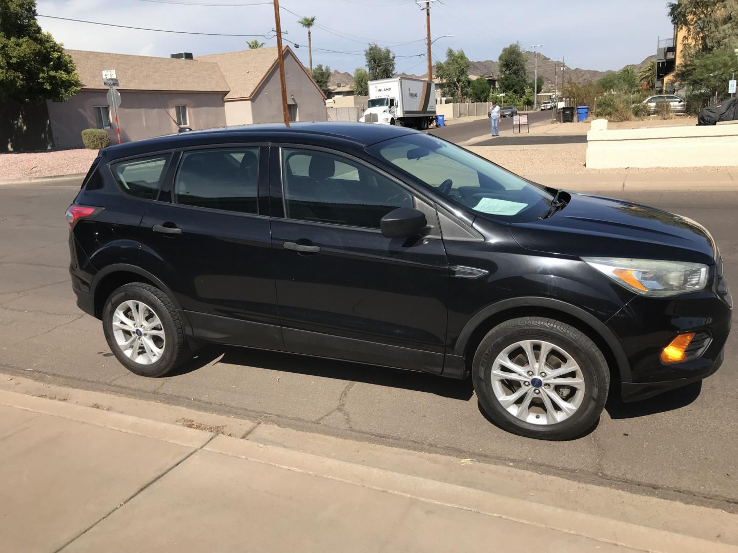 2017 gray /gray Ford Escape S FWD (1FMCU0F78HU) with an 2.5L L4 DOHC 16V engine, 6A transmission, located at 323 E Dunlap Ave., Phoenix, AZ, 85020, (602) 331-9000, 33.567677, -112.069000 - 2017 FORD ESCAPE SUV ,........ Great condition,.... Automatic, Ice Cold A/C, Beautiful gray exterior withdark gray interior, Premium Sound CD, This suv is gorgeous inside and out, Super clean, Well Maintained, Arizona title , Runs and Drives Excellent.....LOW MILES, ONLY 88k original miles, passed e- Photo#6