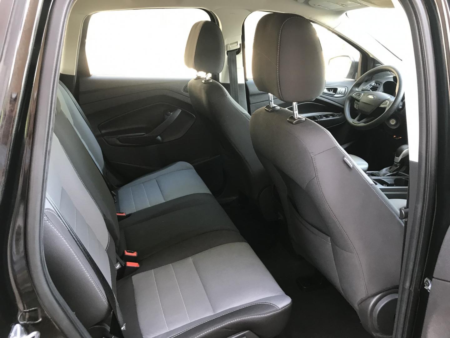 2017 gray /gray Ford Escape S FWD (1FMCU0F78HU) with an 2.5L L4 DOHC 16V engine, 6A transmission, located at 323 E Dunlap Ave., Phoenix, AZ, 85020, (602) 331-9000, 33.567677, -112.069000 - 2017 FORD ESCAPE SUV ,........ Great condition,.... Automatic, Ice Cold A/C, Beautiful gray exterior withdark gray interior, Premium Sound CD, This suv is gorgeous inside and out, Super clean, Well Maintained, Arizona title , Runs and Drives Excellent.....LOW MILES, ONLY 88k original miles, passed e- Photo#9