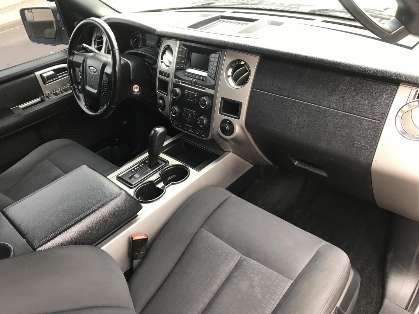 2016 WHITE /black Ford Expedition EL XLT 4WD (1FMJK1JT1GE) with an 3.5L V6 DOHC 24V FFV engine, 6A transmission, located at 323 E Dunlap Ave., Phoenix, AZ, 85020, (602) 331-9000, 33.567677, -112.069000 - 2016 FORD EXPEDITION 4WD 4x4 SUV ,.......3RD ROW SEATING, 7-Passengers, ..... Great condition,.... Ice Cold A/C, Beautiful white exterior withdark gray interior, Premium Sound CD, Backup camera, Sunroof, This suv is gorgeous inside and out, Super clean, Well Maintained, Arizona title , Runs and Dri- Photo#7