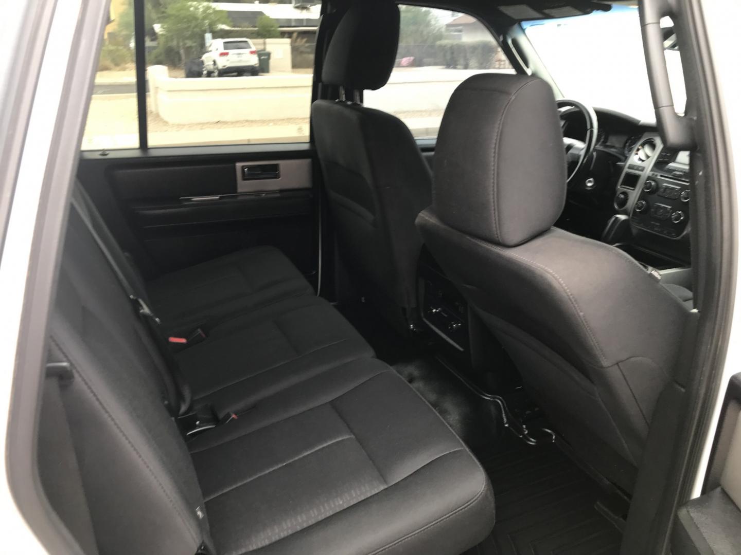 2016 WHITE /black Ford Expedition EL XLT 4WD (1FMJK1JT1GE) with an 3.5L V6 DOHC 24V FFV engine, 6A transmission, located at 323 E Dunlap Ave., Phoenix, AZ, 85020, (602) 331-9000, 33.567677, -112.069000 - 2016 FORD EXPEDITION 4WD 4x4 SUV ,.......3RD ROW SEATING, 7-Passengers, ..... Great condition,.... Ice Cold A/C, Beautiful white exterior withdark gray interior, Premium Sound CD, Backup camera, Sunroof, This suv is gorgeous inside and out, Super clean, Well Maintained, Arizona title , Runs and Dri- Photo#9