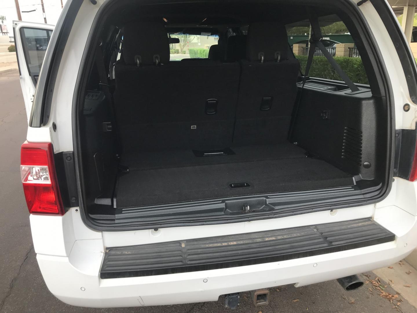 2016 WHITE /black Ford Expedition EL XLT 4WD (1FMJK1JT1GE) with an 3.5L V6 DOHC 24V FFV engine, 6A transmission, located at 323 E Dunlap Ave., Phoenix, AZ, 85020, (602) 331-9000, 33.567677, -112.069000 - 2016 FORD EXPEDITION 4WD 4x4 SUV ,.......3RD ROW SEATING, 7-Passengers, ..... Great condition,.... Ice Cold A/C, Beautiful white exterior withdark gray interior, Premium Sound CD, Backup camera, Sunroof, This suv is gorgeous inside and out, Super clean, Well Maintained, Arizona title , Runs and Dri- Photo#17