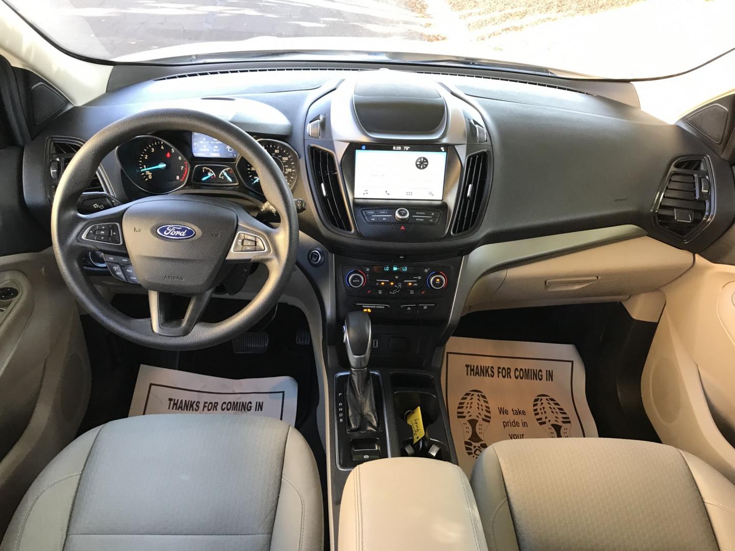 2019 WHITE /gray Ford Escape SE FWD (1FMCU0G9XKU) with an 2.0L L4 DOHC 16V engine, 6A transmission, located at 323 E Dunlap Ave., Phoenix, AZ, 85020, (602) 331-9000, 33.567677, -112.069000 - 2019 FORD ESCAPE SUV ,........ Great condition,.... Automatic, Ice Cold A/C, Beautiful white exterior with dark gray interior, Premium Sound CD, This SUV is gorgeous inside and out, Super clean, Well Maintained, Arizona title , Runs and Drives Excellent.....LOW MILES, ONLY 111k original miles, passe- Photo#10