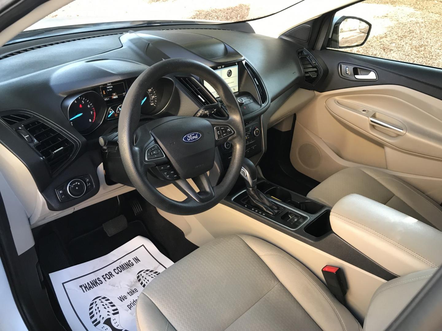 2019 WHITE /gray Ford Escape SE FWD (1FMCU0G9XKU) with an 2.0L L4 DOHC 16V engine, 6A transmission, located at 323 E Dunlap Ave., Phoenix, AZ, 85020, (602) 331-9000, 33.567677, -112.069000 - 2019 FORD ESCAPE SUV ,........ Great condition,.... Automatic, Ice Cold A/C, Beautiful white exterior with dark gray interior, Premium Sound CD, This SUV is gorgeous inside and out, Super clean, Well Maintained, Arizona title , Runs and Drives Excellent.....LOW MILES, ONLY 111k original miles, passe- Photo#12
