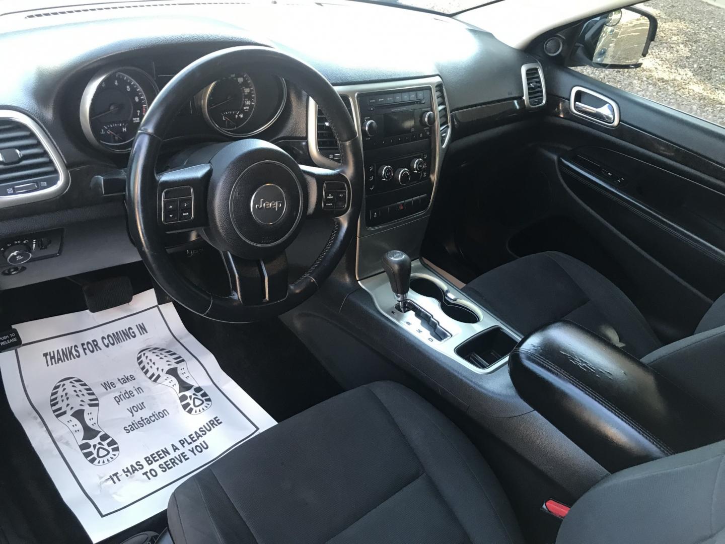 2013 BLUE /gray Jeep Grand Cherokee Laredo 2WD (1C4RJEAG7DC) with an 3.6L V6 DOHC 24V engine, 5-Speed Automatic transmission, located at 323 E Dunlap Ave., Phoenix, AZ, 85020, (602) 331-9000, 33.567677, -112.069000 - 2013 JEEP GRAND CHEROKEE LAREDO SUV ,........ Great condition,.... Automatic, Ice Cold A/C, Beautiful blue exterior with dark gray interior, Premium Sound CD, This SUV is gorgeous inside and out, Super clean, Well Maintained, Arizona title , Runs and Drives Excellent.....LOW MILES, ONLY 153k origina- Photo#13