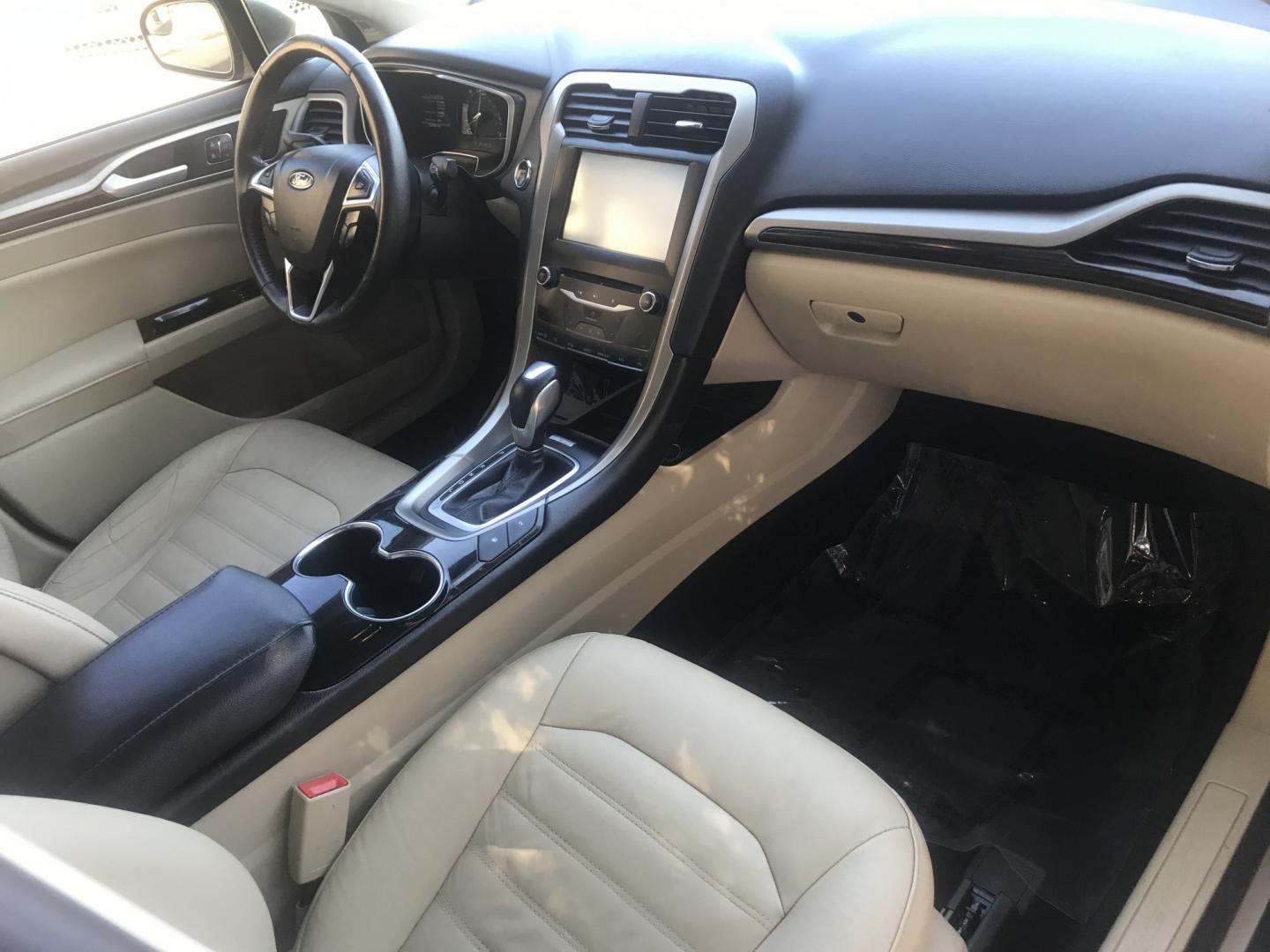 2015 gold /tan Ford Fusion Energi SE (3FA6P0PU9FR) with an 2.0L L4 DOHC 16V HYBRID engine, CVT transmission, located at 323 E Dunlap Ave., Phoenix, AZ, 85020, (602) 331-9000, 33.567677, -112.069000 - 2015 Ford Fusion HYBRID ,........GREAT condition, A Real Must See!!.... LOW 120k miles, Automatic, Power Options, Premium Sound CD, Ice cold ac, Clean gold exterior with beige seats, clean Arizona title, Runs and Drives Excellent. Very clean inside and out, SUPER ECONOMICAL Sedan, Any questions Call- Photo#7