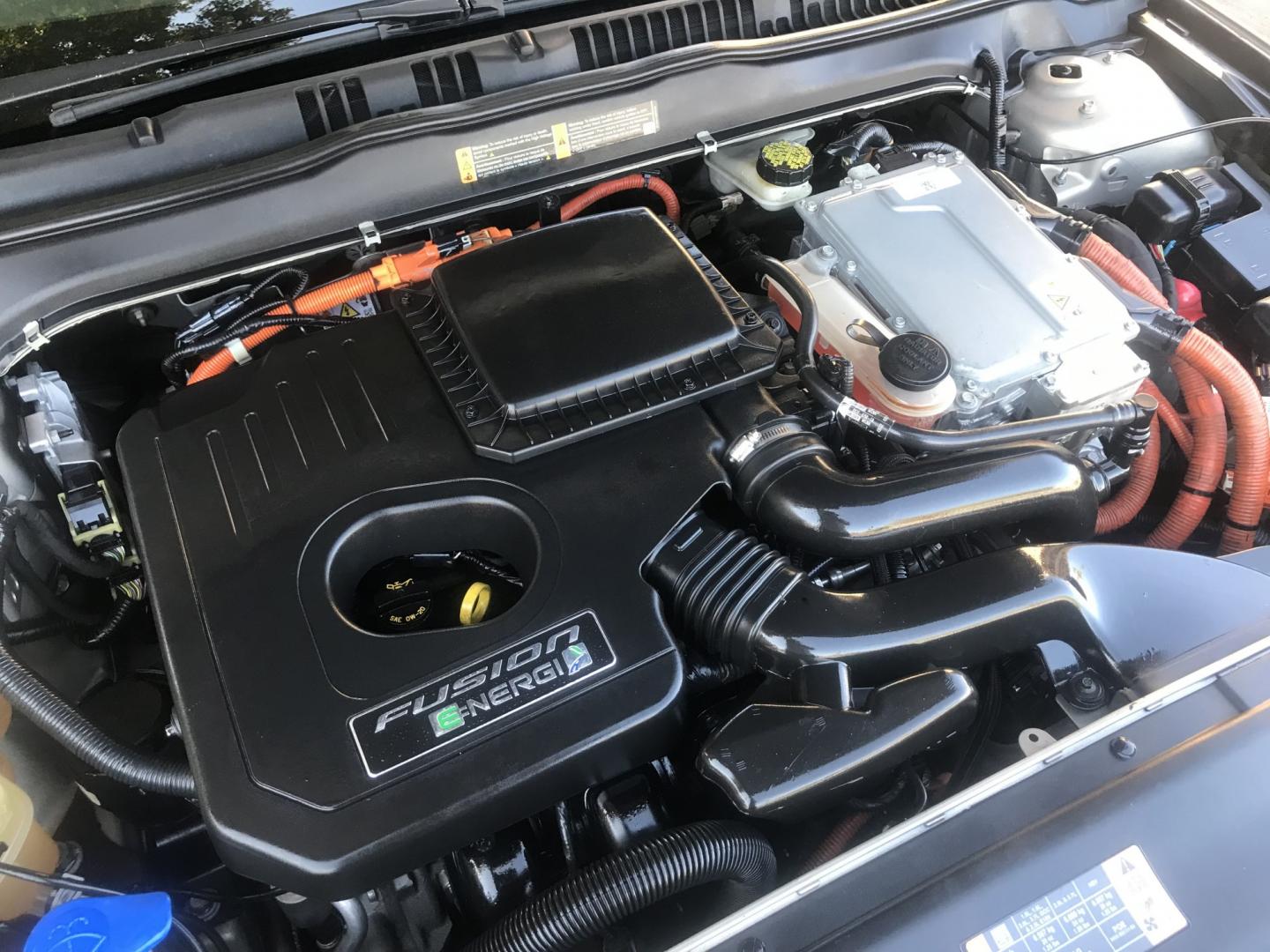 2015 gold /tan Ford Fusion Energi SE (3FA6P0PU9FR) with an 2.0L L4 DOHC 16V HYBRID engine, CVT transmission, located at 323 E Dunlap Ave., Phoenix, AZ, 85020, (602) 331-9000, 33.567677, -112.069000 - 2015 Ford Fusion HYBRID ,........GREAT condition, A Real Must See!!.... LOW 120k miles, Automatic, Power Options, Premium Sound CD, Ice cold ac, Clean gold exterior with beige seats, clean Arizona title, Runs and Drives Excellent. Very clean inside and out, SUPER ECONOMICAL Sedan, Any questions Call- Photo#14