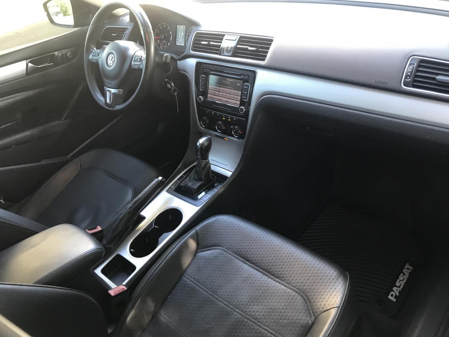 2011 black /black Volkswagen Jetta SE PZEV (3VWDZ7AJ0BM) with an 2.5L L5 DOHC 20V engine, located at 323 E Dunlap Ave., Phoenix, AZ, 85020, (602) 331-9000, 33.567677, -112.069000 - 2011 VW JETTA Sedan ...... Automatic, 2.5L, Power Options, cold ac, Clean black leather interior, Super Economical, clean title, 159k Original miles, Runs and Drives Excellent. Very clean inside and out, passed emissions. Any questions Call or text Dave 602-331-9000 thanks for looking, talk to- Photo#7