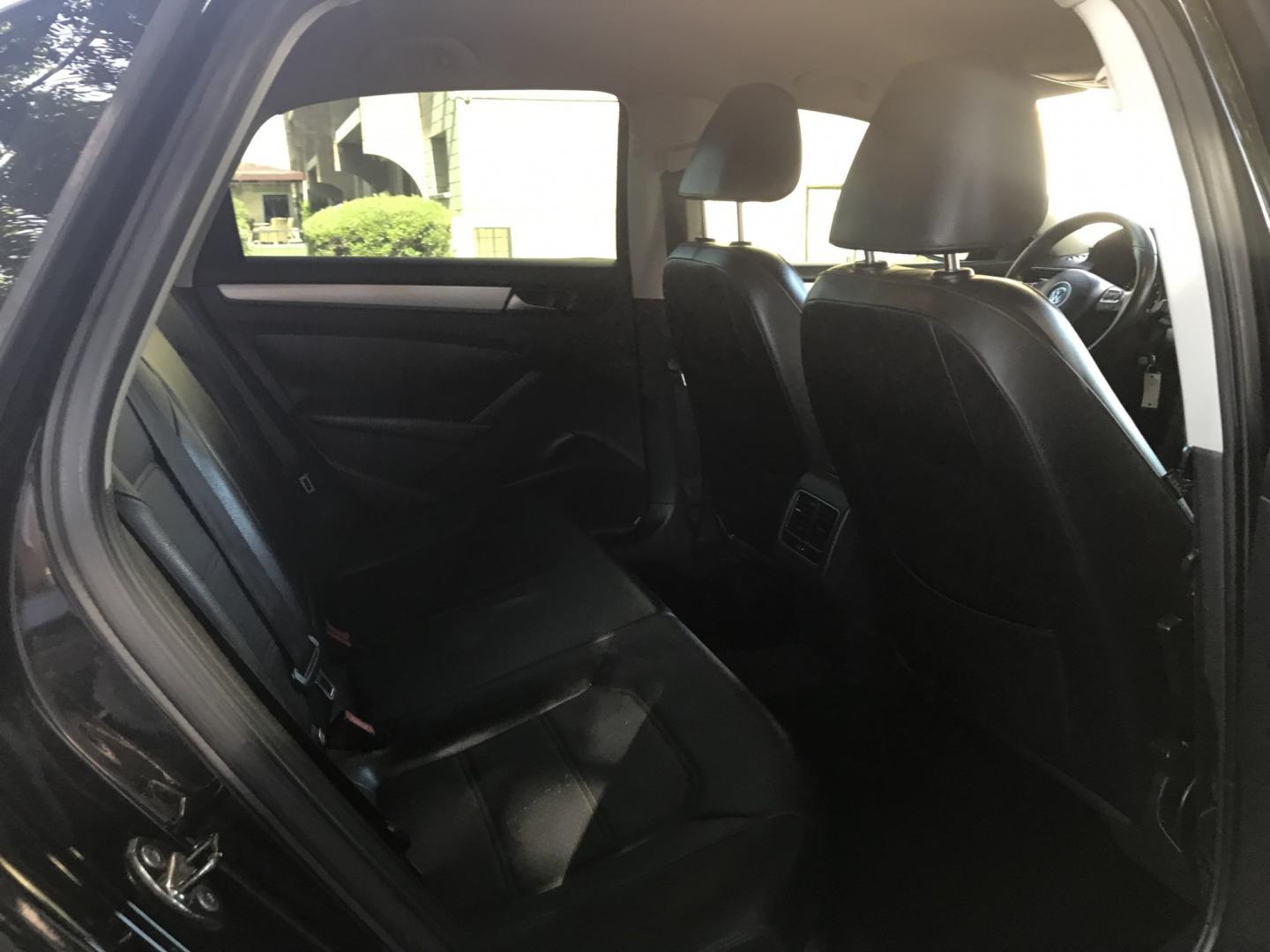 2011 black /black Volkswagen Jetta SE PZEV (3VWDZ7AJ0BM) with an 2.5L L5 DOHC 20V engine, located at 323 E Dunlap Ave., Phoenix, AZ, 85020, (602) 331-9000, 33.567677, -112.069000 - 2011 VW JETTA Sedan ...... Automatic, 2.5L, Power Options, cold ac, Clean black leather interior, Super Economical, clean title, 159k Original miles, Runs and Drives Excellent. Very clean inside and out, passed emissions. Any questions Call or text Dave 602-331-9000 thanks for looking, talk to- Photo#9