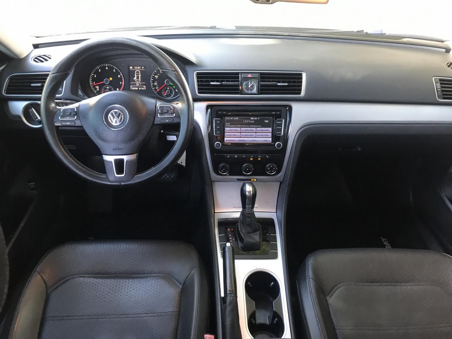 2011 black /black Volkswagen Jetta SE PZEV (3VWDZ7AJ0BM) with an 2.5L L5 DOHC 20V engine, located at 323 E Dunlap Ave., Phoenix, AZ, 85020, (602) 331-9000, 33.567677, -112.069000 - 2011 VW JETTA Sedan ...... Automatic, 2.5L, Power Options, cold ac, Clean black leather interior, Super Economical, clean title, 159k Original miles, Runs and Drives Excellent. Very clean inside and out, passed emissions. Any questions Call or text Dave 602-331-9000 thanks for looking, talk to- Photo#10