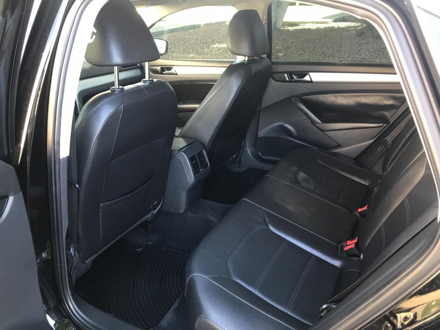 2011 black /black Volkswagen Jetta SE PZEV (3VWDZ7AJ0BM) with an 2.5L L5 DOHC 20V engine, located at 323 E Dunlap Ave., Phoenix, AZ, 85020, (602) 331-9000, 33.567677, -112.069000 - 2011 VW JETTA Sedan ...... Automatic, 2.5L, Power Options, cold ac, Clean black leather interior, Super Economical, clean title, 159k Original miles, Runs and Drives Excellent. Very clean inside and out, passed emissions. Any questions Call or text Dave 602-331-9000 thanks for looking, talk to- Photo#11
