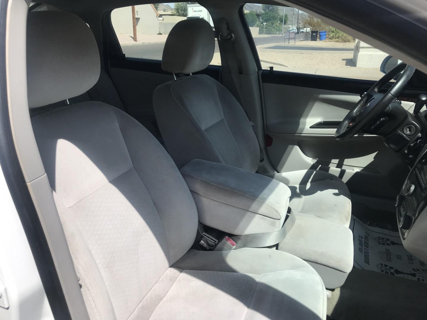 2013 WHITE /gray Chevrolet Impala LT (2G1WB5E3XD1) with an 3.6L V6 DOHC 16V FFV engine, 6-Speed Automatic transmission, located at 323 E Dunlap Ave., Phoenix, AZ, 85020, (602) 331-9000, 33.567677, -112.069000 - 2013 CHEVY IMPALA LT ,........ Automatic, Ice Cold A/C, Beautiful white exterior with gray interior, Premium Sound CD, Michelin tires, This sedan is gorgeous inside and out, Super clean, Well Maintained, Arizona title , Runs and Drives Excellent.....196k original miles, passed emissions..... Call- Photo#8