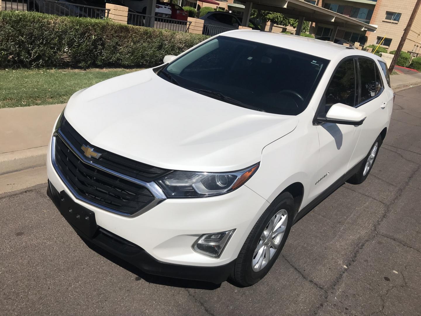 2019 WHITE /gray Chevrolet Equinox LT AWD (2GNAXUEV6K6) with an 1.5L L4 DOHC 16V TURBO engine, 6A transmission, located at 323 E Dunlap Ave., Phoenix, AZ, 85020, (602) 331-9000, 33.567677, -112.069000 - 2019 Chevrolet Equinox LT 4WD AWD ,..... Super Economical SUV.. Automatic, 4cyl. 1.5L..... Cold A/C, White and gray interior with cloth seats, Backup Camera, Premium Sound CD, Power Options, Incredible gas mileage! Arizona title , Runs and Drives Excellent.....Well Maintained, 177k miles, passed emi- Photo#1