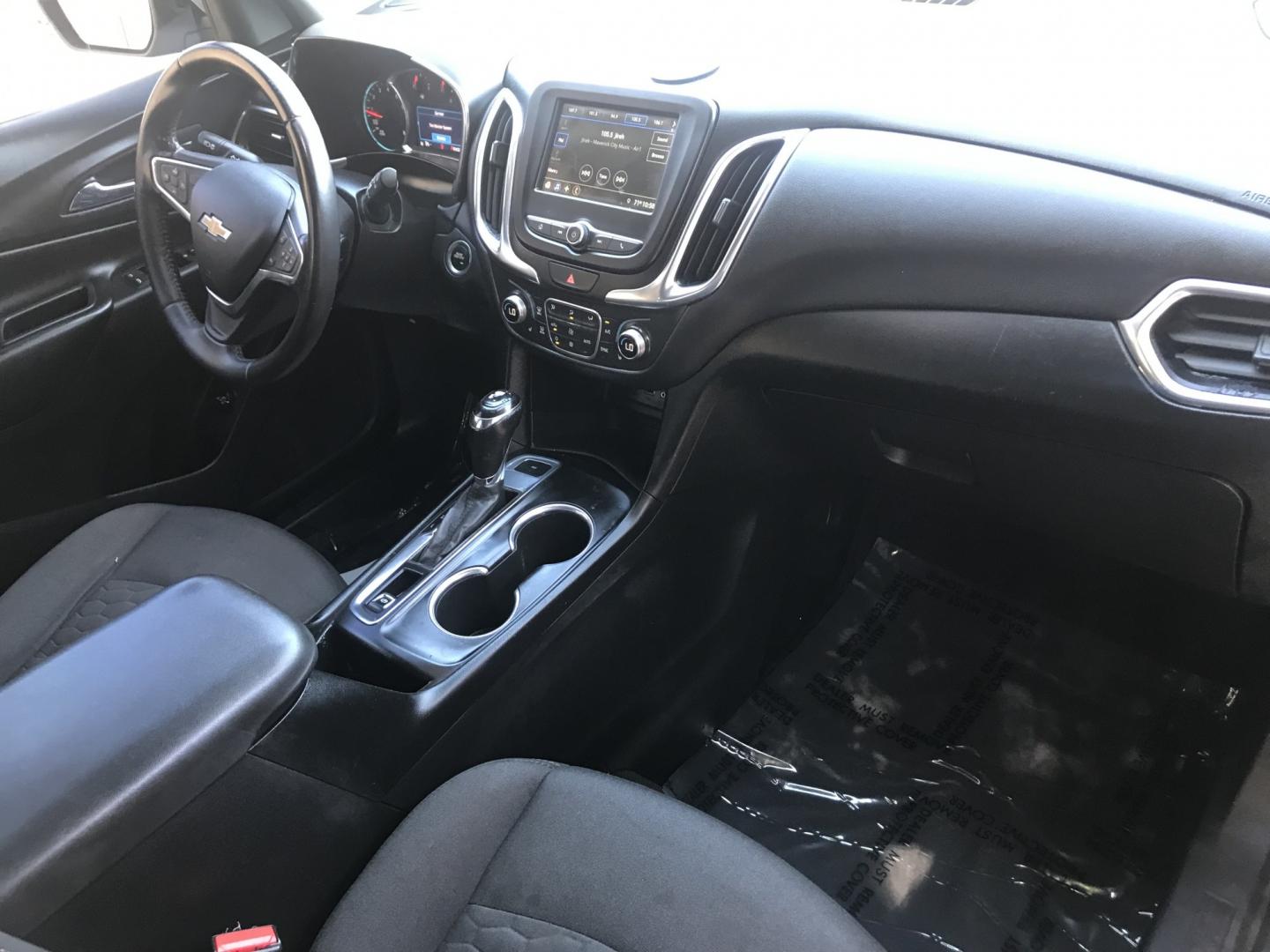 2019 WHITE /gray Chevrolet Equinox LT AWD (2GNAXUEV6K6) with an 1.5L L4 DOHC 16V TURBO engine, 6A transmission, located at 323 E Dunlap Ave., Phoenix, AZ, 85020, (602) 331-9000, 33.567677, -112.069000 - 2019 Chevrolet Equinox LT 4WD AWD ,..... Super Economical SUV.. Automatic, 4cyl. 1.5L..... Cold A/C, White and gray interior with cloth seats, Backup Camera, Premium Sound CD, Power Options, Incredible gas mileage! Arizona title , Runs and Drives Excellent.....Well Maintained, 177k miles, passed emi- Photo#7