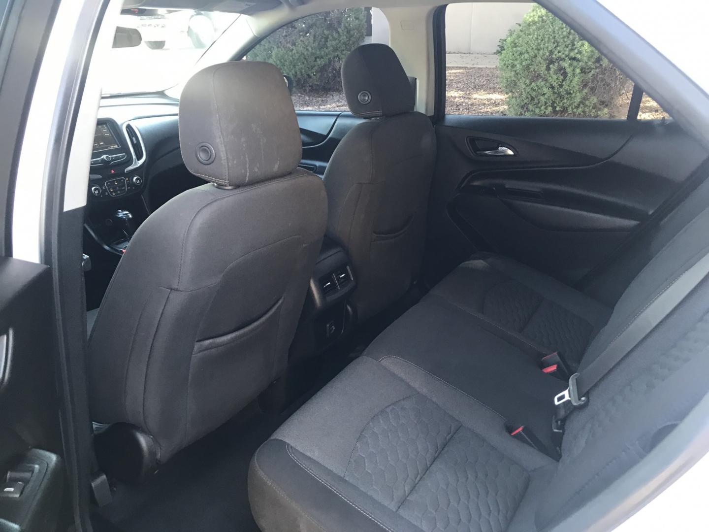 2019 WHITE /gray Chevrolet Equinox LT AWD (2GNAXUEV6K6) with an 1.5L L4 DOHC 16V TURBO engine, 6A transmission, located at 323 E Dunlap Ave., Phoenix, AZ, 85020, (602) 331-9000, 33.567677, -112.069000 - 2019 Chevrolet Equinox LT 4WD AWD ,..... Super Economical SUV.. Automatic, 4cyl. 1.5L..... Cold A/C, White and gray interior with cloth seats, Backup Camera, Premium Sound CD, Power Options, Incredible gas mileage! Arizona title , Runs and Drives Excellent.....Well Maintained, 177k miles, passed emi- Photo#10