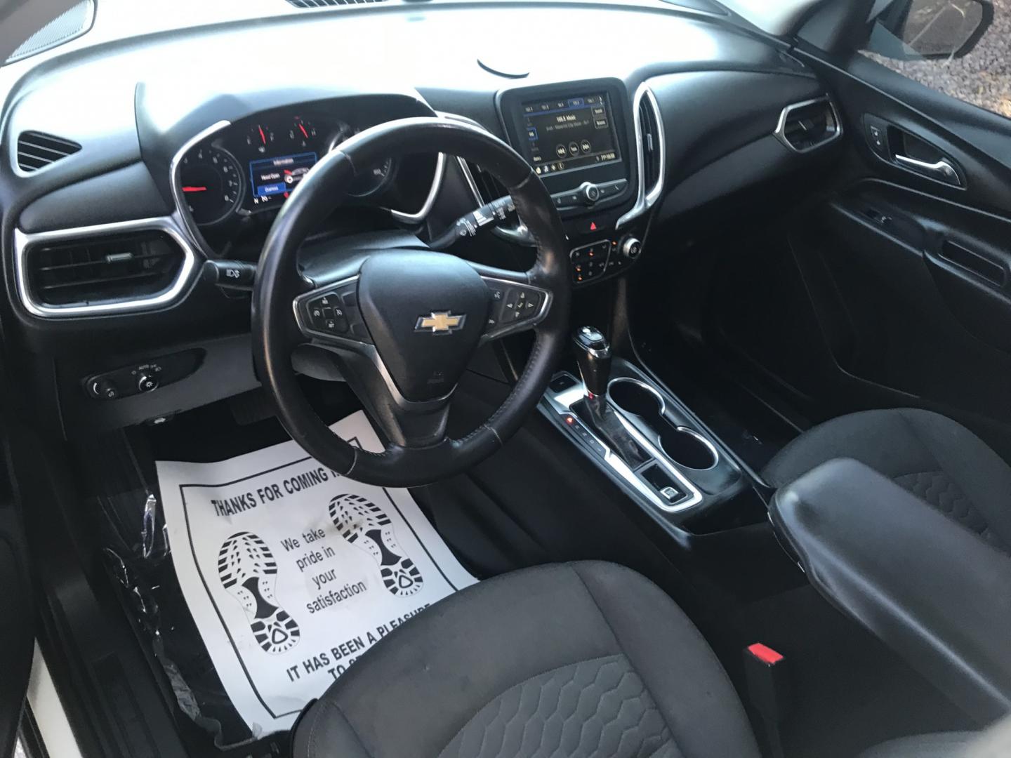 2019 WHITE /gray Chevrolet Equinox LT AWD (2GNAXUEV6K6) with an 1.5L L4 DOHC 16V TURBO engine, 6A transmission, located at 323 E Dunlap Ave., Phoenix, AZ, 85020, (602) 331-9000, 33.567677, -112.069000 - 2019 Chevrolet Equinox LT 4WD AWD ,..... Super Economical SUV.. Automatic, 4cyl. 1.5L..... Cold A/C, White and gray interior with cloth seats, Backup Camera, Premium Sound CD, Power Options, Incredible gas mileage! Arizona title , Runs and Drives Excellent.....Well Maintained, 177k miles, passed emi- Photo#12