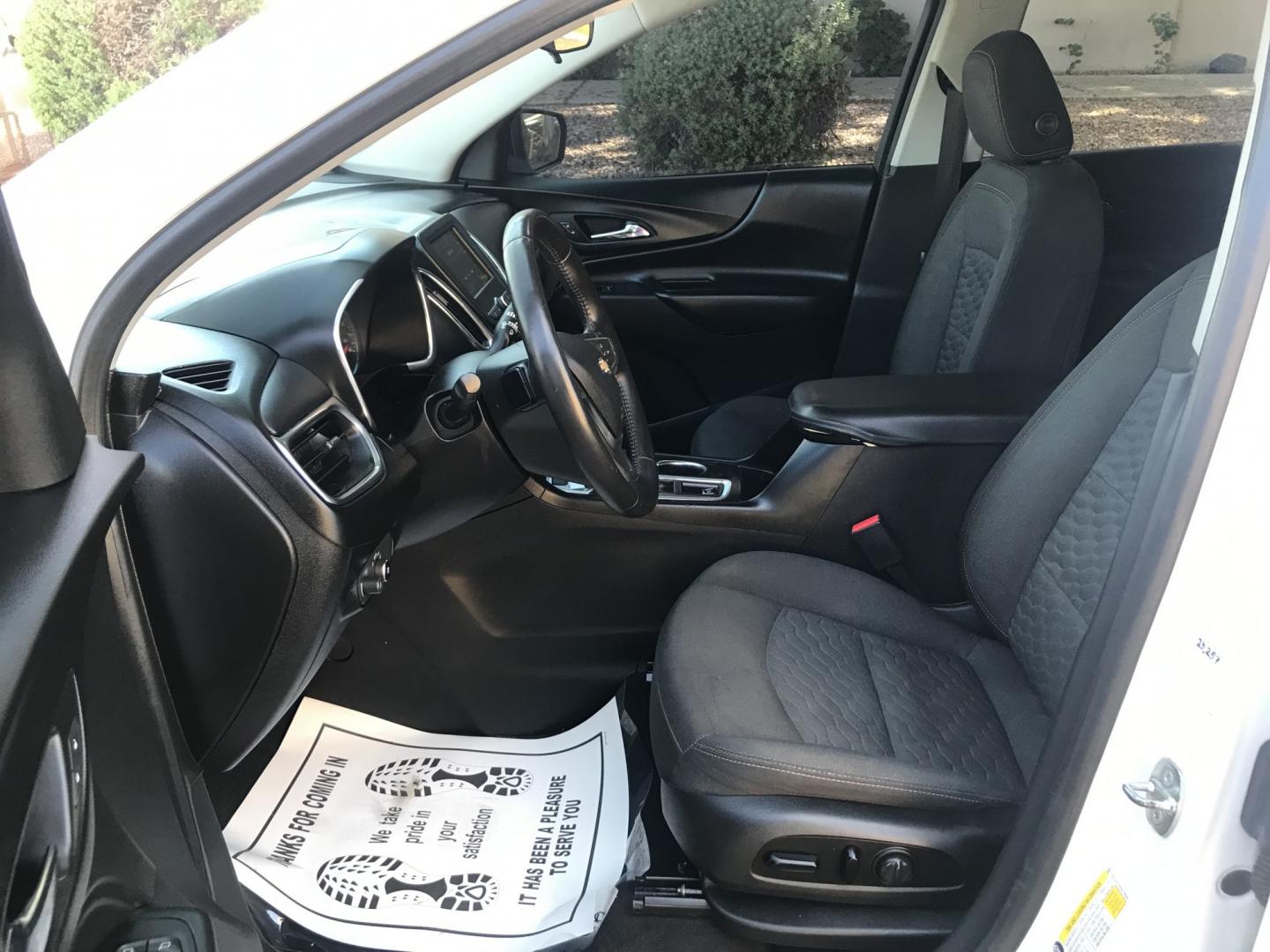 2019 WHITE /gray Chevrolet Equinox LT AWD (2GNAXUEV6K6) with an 1.5L L4 DOHC 16V TURBO engine, 6A transmission, located at 323 E Dunlap Ave., Phoenix, AZ, 85020, (602) 331-9000, 33.567677, -112.069000 - 2019 Chevrolet Equinox LT 4WD AWD ,..... Super Economical SUV.. Automatic, 4cyl. 1.5L..... Cold A/C, White and gray interior with cloth seats, Backup Camera, Premium Sound CD, Power Options, Incredible gas mileage! Arizona title , Runs and Drives Excellent.....Well Maintained, 177k miles, passed emi- Photo#13