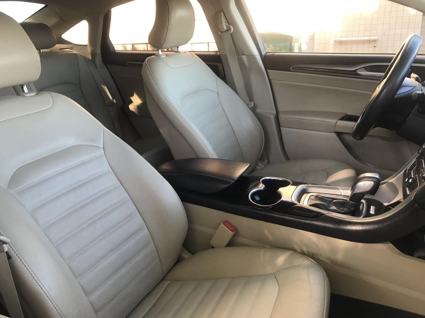 2016 red /BEIGE Ford Fusion SE (3FA6P0HD6GR) with an 1.5L L4 DOHC 16V engine, 6A transmission, located at 323 E Dunlap Ave., Phoenix, AZ, 85020, (602) 331-9000, 33.567677, -112.069000 - 2016 Ford Fusion SE ,........GREAT condition, A Real Must See!!.... LOW 139k miles, Automatic, Power Options, Premium Sound CD, Ice cold ac, Clean red exterior with beige seats, clean Arizona title, Runs and Drives Excellent. Very clean inside and out, SUPER ECONOMICAL Sedan, Any questions Call or t- Photo#8