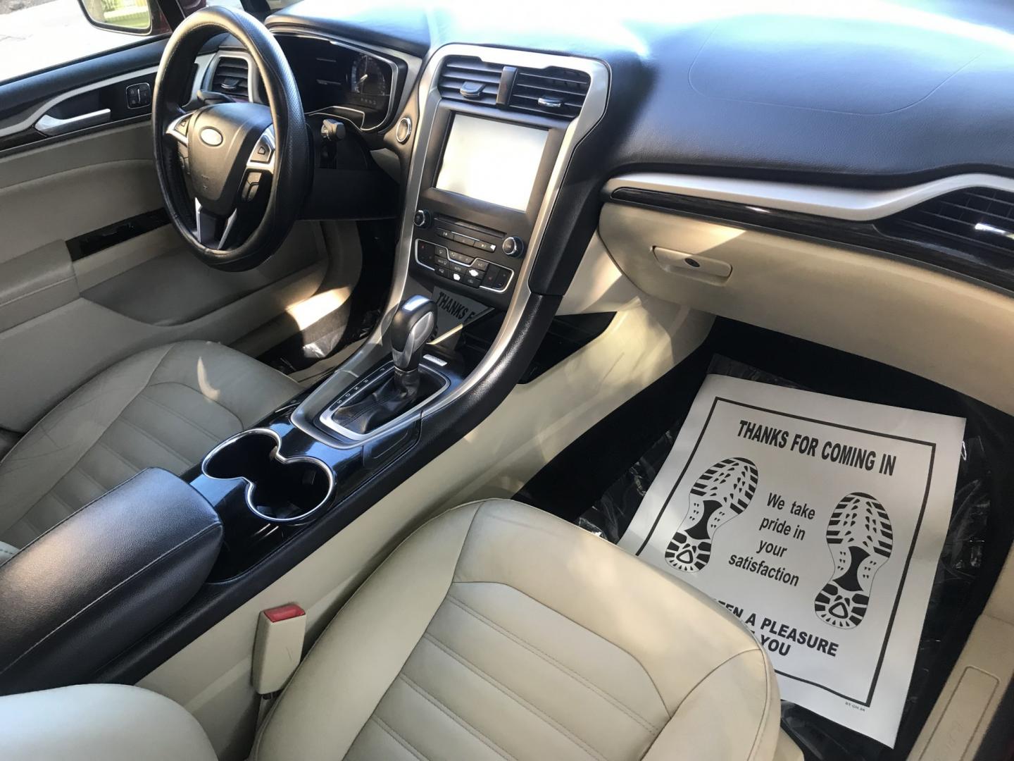 2016 red /BEIGE Ford Fusion SE (3FA6P0HD6GR) with an 1.5L L4 DOHC 16V engine, 6A transmission, located at 323 E Dunlap Ave., Phoenix, AZ, 85020, (602) 331-9000, 33.567677, -112.069000 - 2016 Ford Fusion SE ,........GREAT condition, A Real Must See!!.... LOW 139k miles, Automatic, Power Options, Premium Sound CD, Ice cold ac, Clean red exterior with beige seats, clean Arizona title, Runs and Drives Excellent. Very clean inside and out, SUPER ECONOMICAL Sedan, Any questions Call or t- Photo#7