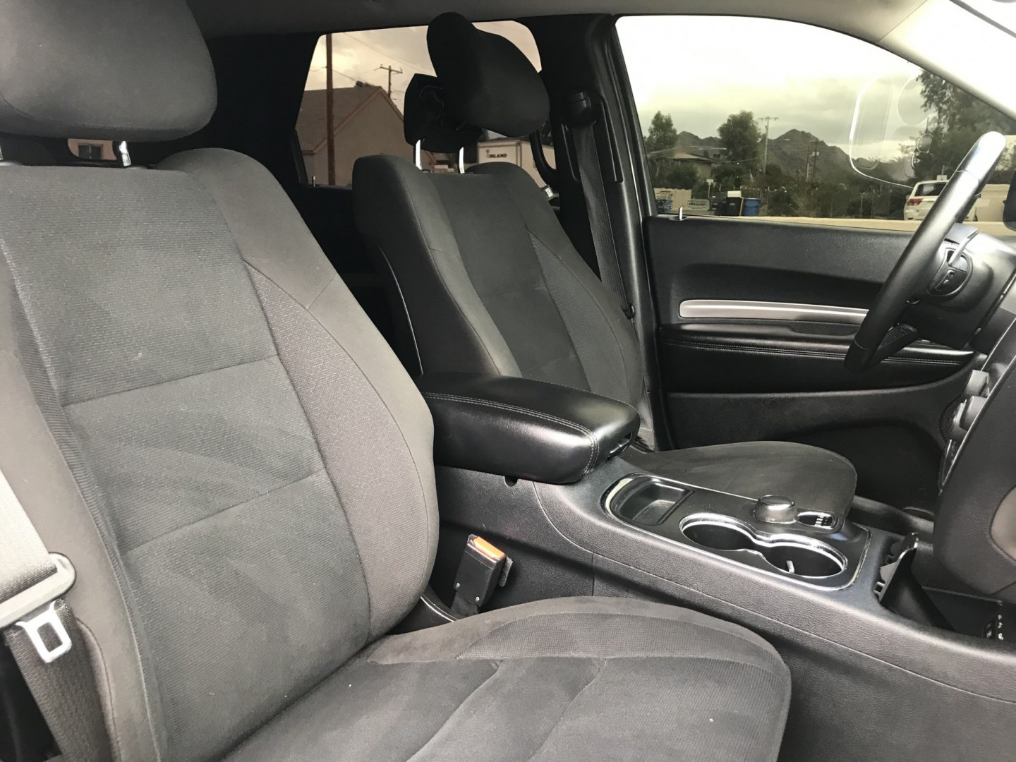 2017 WHITE /gray Dodge Durango SXT RWD (1C4RDHAG6HC) with an 3.6L V6 DOHC 24V engine, 8A transmission, located at 323 E Dunlap Ave., Phoenix, AZ, 85020, (602) 331-9000, 33.567677, -112.069000 - 2017 DODGE DURANGO SUV ,.......EXCELLENT condition,.... 3RD ROW SEATING,........ Automatic, 6cyl. 3.6L ..... Ice Cold A/C, White and gray interior with cloth seats, Backup Camera, Premium Sound CD, Power Options, This suv is gorgeous inside and out, Clean title , Runs and Drives Excellent.....Well- Photo#8