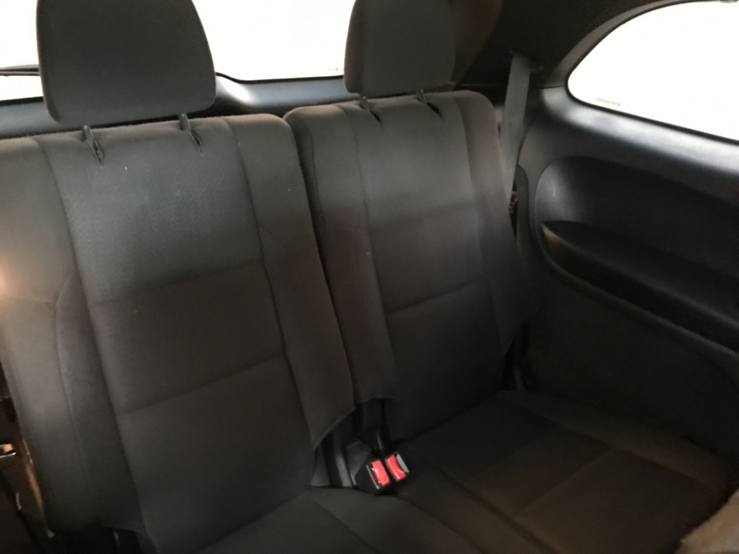 2017 WHITE /gray Dodge Durango SXT RWD (1C4RDHAG6HC) with an 3.6L V6 DOHC 24V engine, 8A transmission, located at 323 E Dunlap Ave., Phoenix, AZ, 85020, (602) 331-9000, 33.567677, -112.069000 - 2017 DODGE DURANGO SUV ,.......EXCELLENT condition,.... 3RD ROW SEATING,........ Automatic, 6cyl. 3.6L ..... Ice Cold A/C, White and gray interior with cloth seats, Backup Camera, Premium Sound CD, Power Options, This suv is gorgeous inside and out, Clean title , Runs and Drives Excellent.....Well- Photo#10
