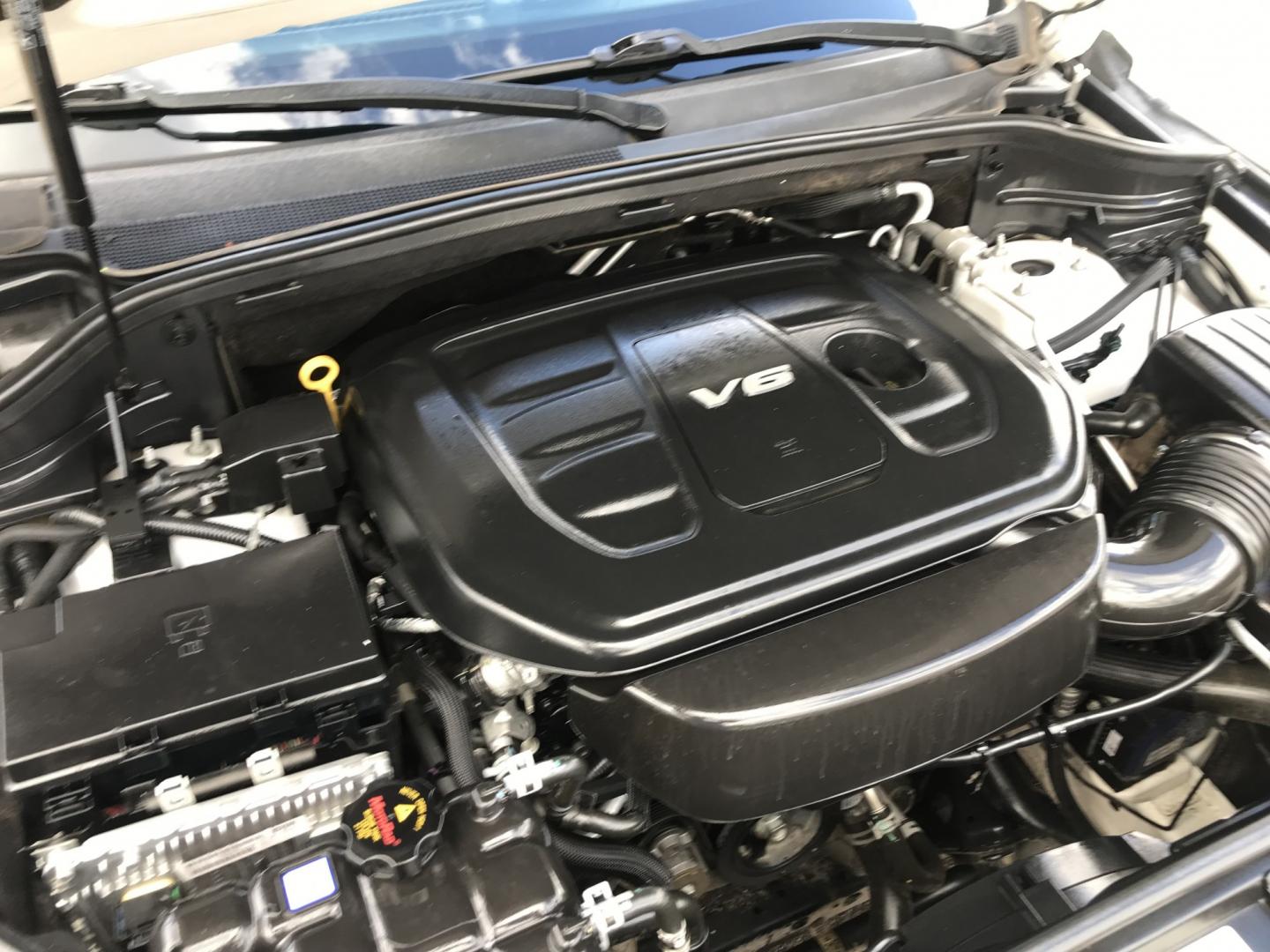2017 WHITE /gray Dodge Durango SXT RWD (1C4RDHAG6HC) with an 3.6L V6 DOHC 24V engine, 8A transmission, located at 323 E Dunlap Ave., Phoenix, AZ, 85020, (602) 331-9000, 33.567677, -112.069000 - 2017 DODGE DURANGO SUV ,.......EXCELLENT condition,.... 3RD ROW SEATING,........ Automatic, 6cyl. 3.6L ..... Ice Cold A/C, White and gray interior with cloth seats, Backup Camera, Premium Sound CD, Power Options, This suv is gorgeous inside and out, Clean title , Runs and Drives Excellent.....Well- Photo#16