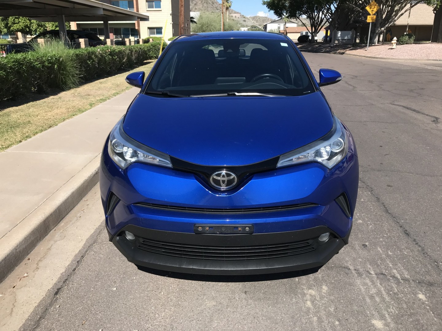 2018 BLUE /gray Toyota C-HR XLE (NMTKHMBX0JR) with an 2.0L L4 DOHC 16V engine, CVT transmission, located at 323 E Dunlap Ave., Phoenix, AZ, 85020, (602) 331-9000, 33.567677, -112.069000 - 2018 TOYOTA C-HR SUV,.......GREAT condition, ONLY 135K MILES!!.... Ice Cold A/C, Blue and gray interior with gray cloth seats in near perfect condition, Newer Tires, Power Options, Stereo/CD Player, This suv is gorgeous inside and out, Incredible gas mileage! Arizona title , SUPER ECONOMICAL SUV, Ru- Photo#3