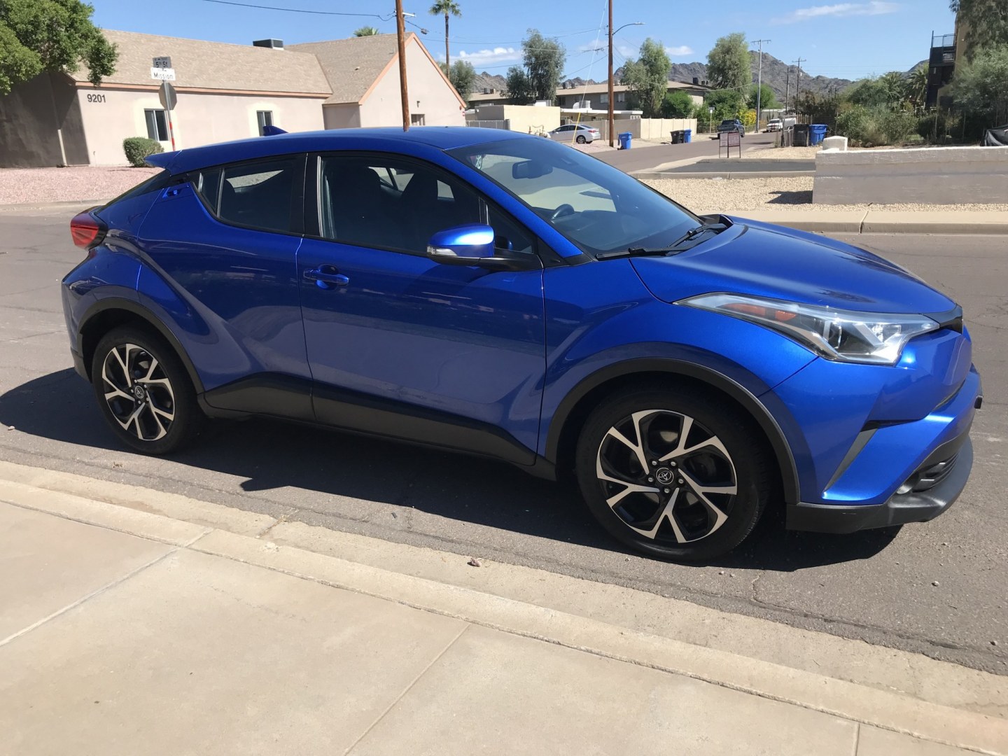 2018 BLUE /gray Toyota C-HR XLE (NMTKHMBX0JR) with an 2.0L L4 DOHC 16V engine, CVT transmission, located at 323 E Dunlap Ave., Phoenix, AZ, 85020, (602) 331-9000, 33.567677, -112.069000 - 2018 TOYOTA C-HR SUV,.......GREAT condition, ONLY 135K MILES!!.... Ice Cold A/C, Blue and gray interior with gray cloth seats in near perfect condition, Newer Tires, Power Options, Stereo/CD Player, This suv is gorgeous inside and out, Incredible gas mileage! Arizona title , SUPER ECONOMICAL SUV, Ru- Photo#6