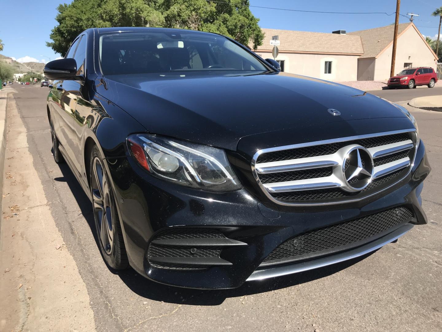 2018 black /black Mercedes-Benz E-Class E300 Luxury Sedan (WDDZF4JB9JA) with an 3.5L V6 DOHC 24V engine, 7A transmission, located at 323 E Dunlap Ave., Phoenix, AZ, 85020, (602) 331-9000, 33.567677, -112.069000 - LUXURY 2018 MERCEDES BENZ E300 Sedan,.........GREAT CONDITION...... Automatic, 2.0L TURBO CHARGED Engine, Power Options, Cold AC, Leather Interior, Sunroof, Premium Sound CD, Alloy Wheels,LOW 120k original miles, Clean Title. Well Maintained, A Must See !!! Priced to sell @ $14495 . Call or te- Photo#4