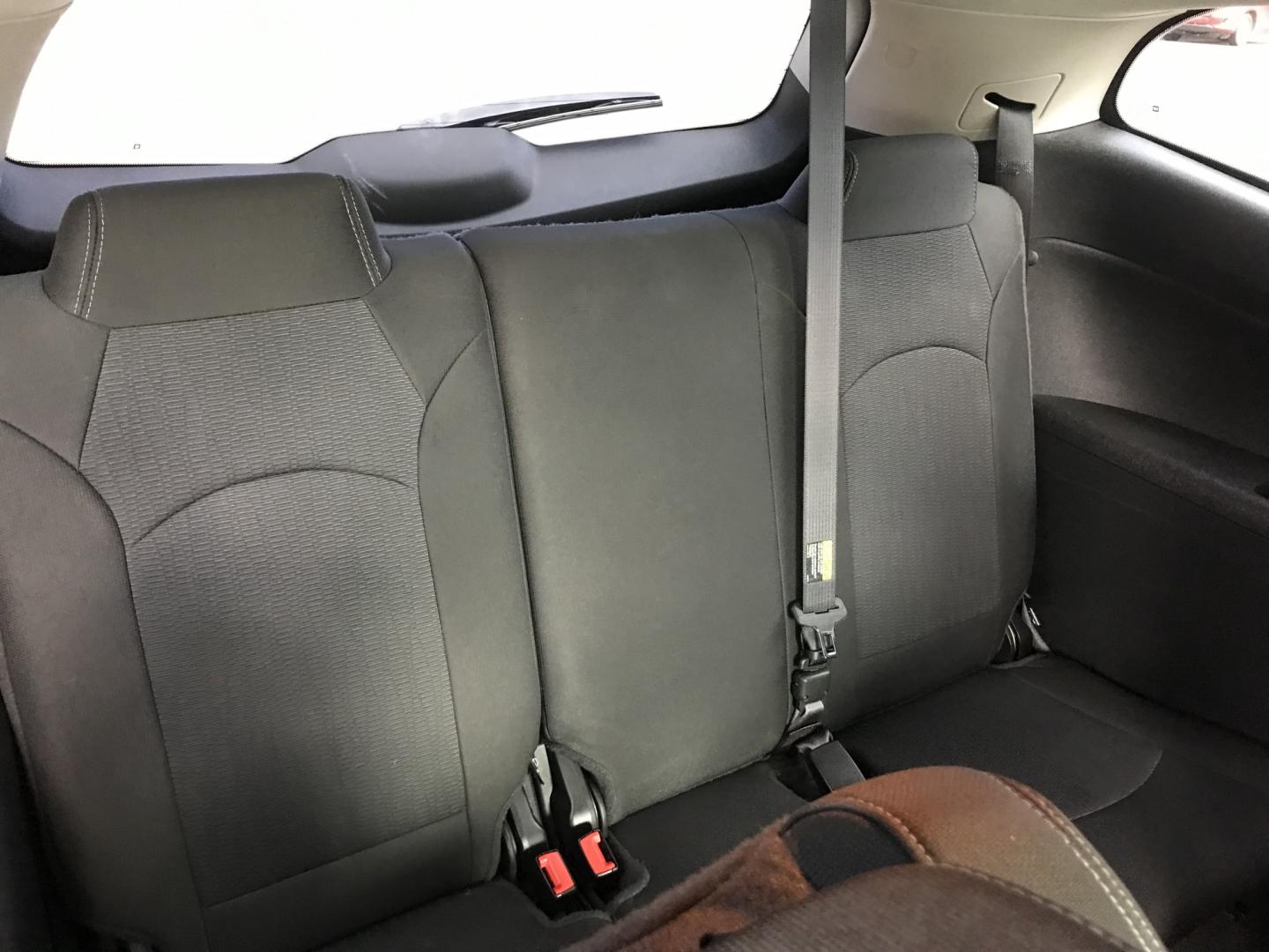 2016 gold /gray Chevrolet Traverse 1LT FWD (1GNKRGKDXGJ) with an 3.6L V6 DOHC 24V engine, 6A transmission, located at 323 E Dunlap Ave., Phoenix, AZ, 85020, (602) 331-9000, 33.567677, -112.069000 - 2016 Chevrolet Traverse 1LT FWD SUV ,.......3RD ROW Seating, Great condition,.... Automatic, 6cyl. 3.6L..... Cold A/C, Gold and gray interior with cloth seats in near perfect condition, Backup Camera, Premiumm Sound CD, Power Options, This suv is gorgeous inside and out, Incredible gas mileage! Ariz- Photo#10